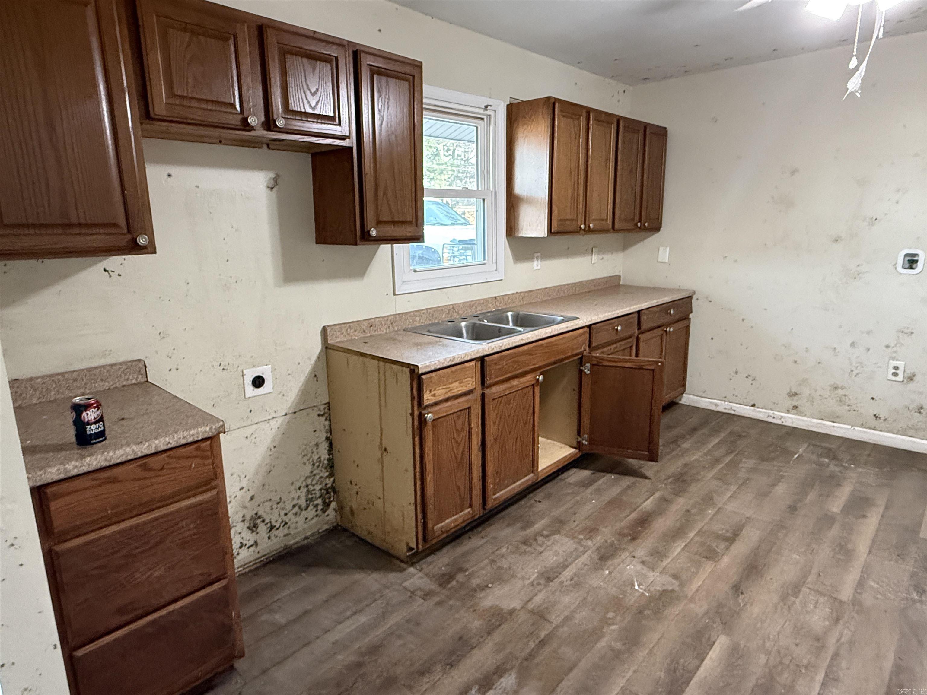 106 S 15th Avenue Property Photo 9
