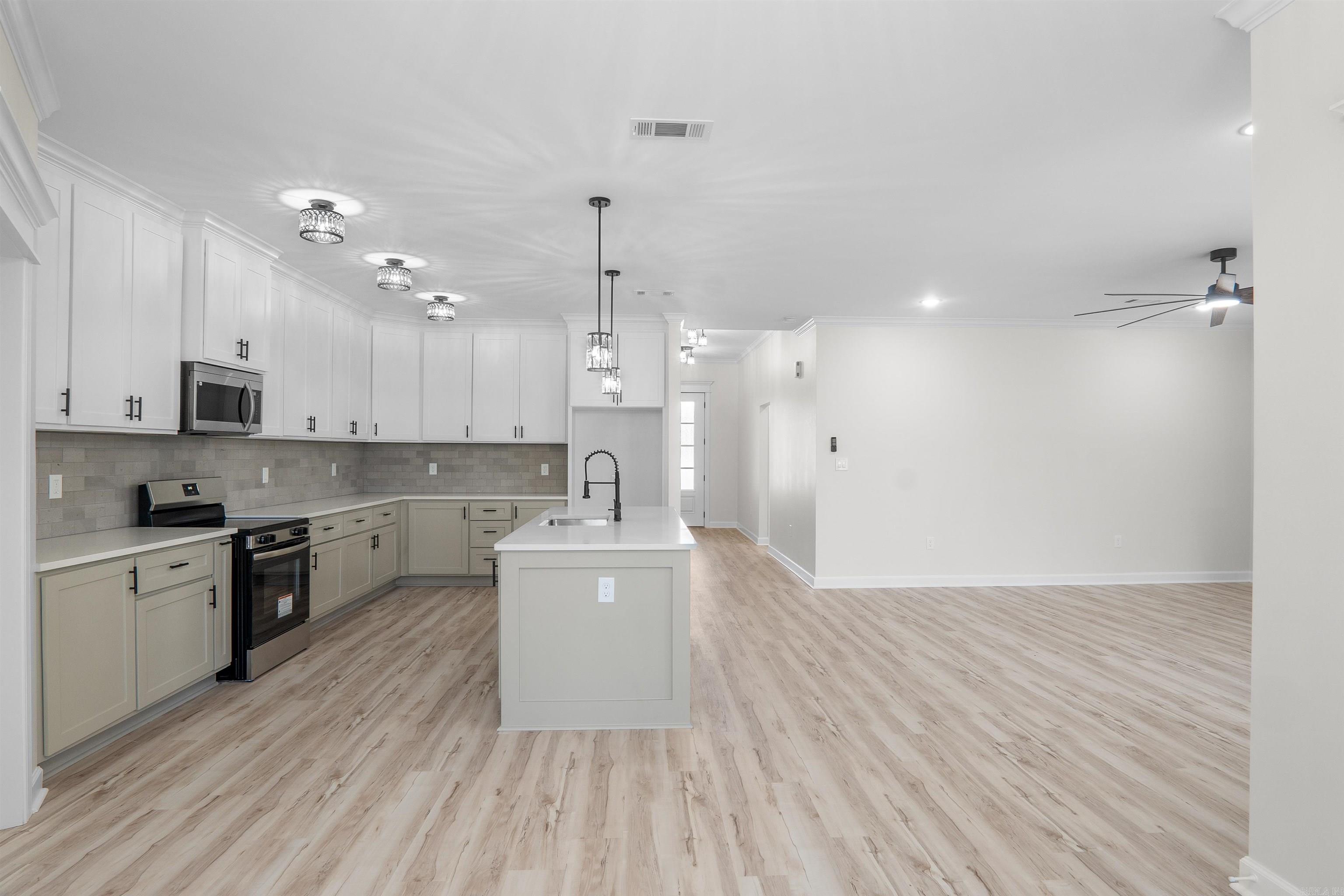 518 Madeleine Circle Property Photo 15