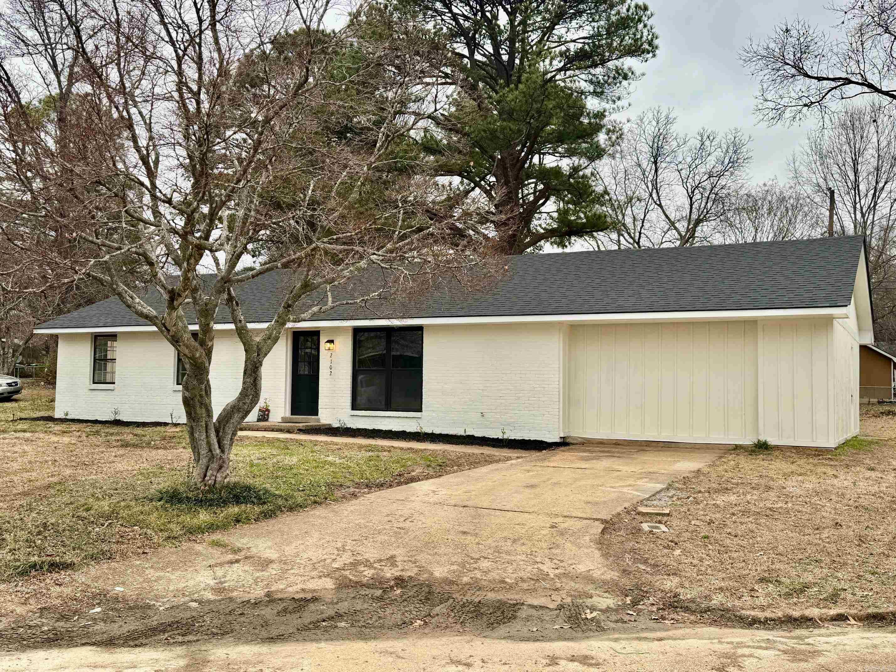 2102 Indian Trail Property Photo 1
