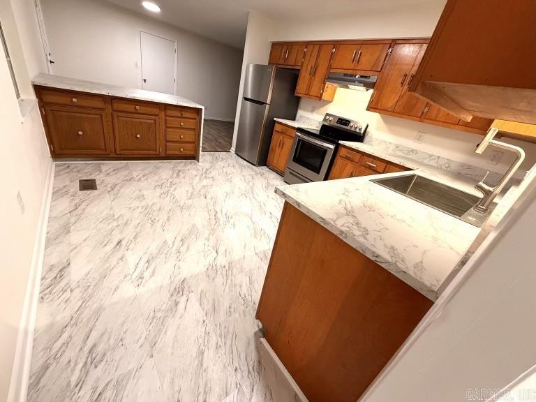 2102 Indian Trail Property Photo 2