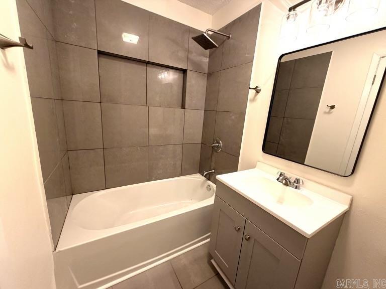 2102 Indian Trail Property Photo 3