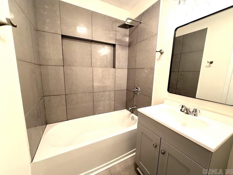 2102 Indian Trail Property Photo 4