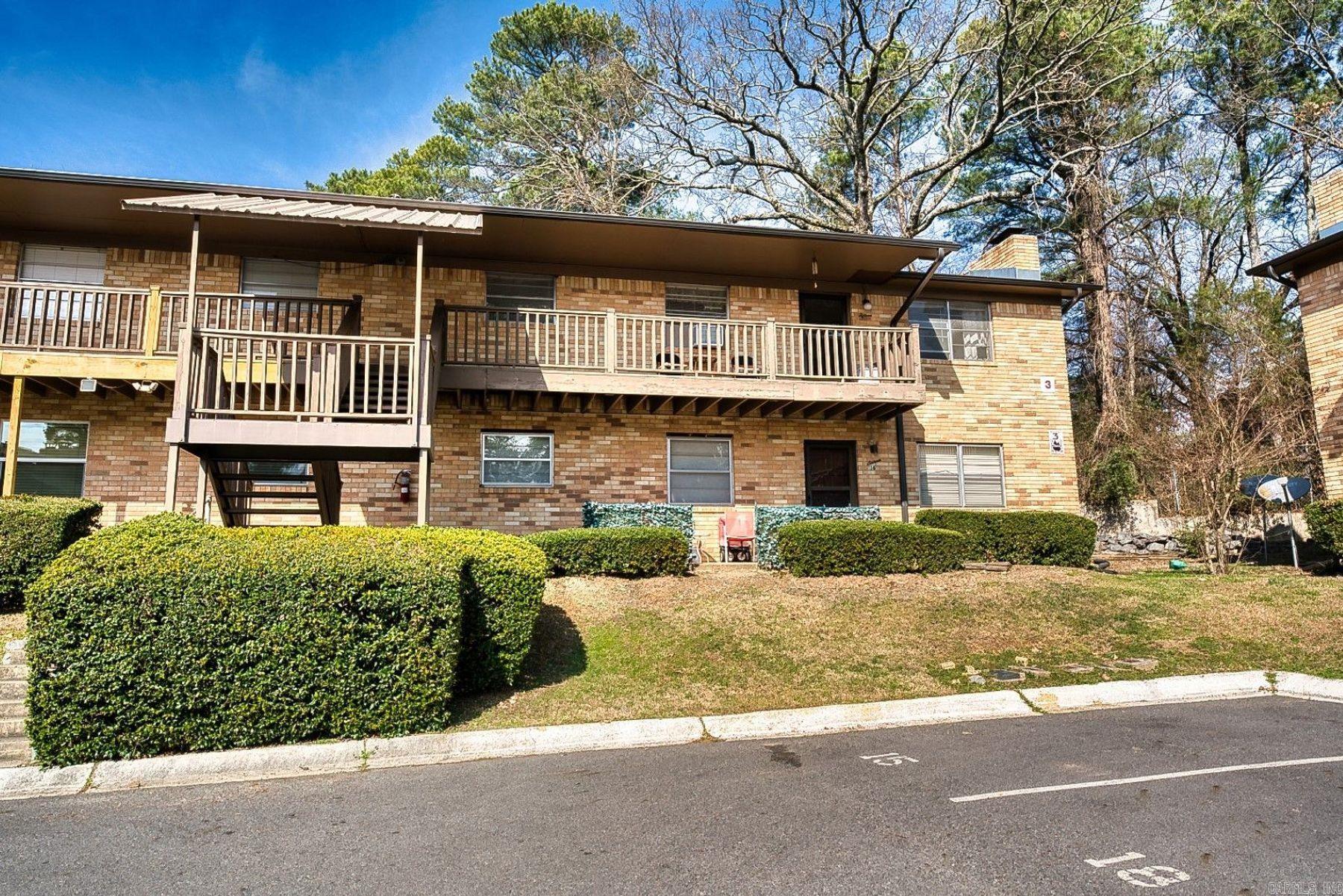 125 Carl Drive, Unit 15 Property Photo 1