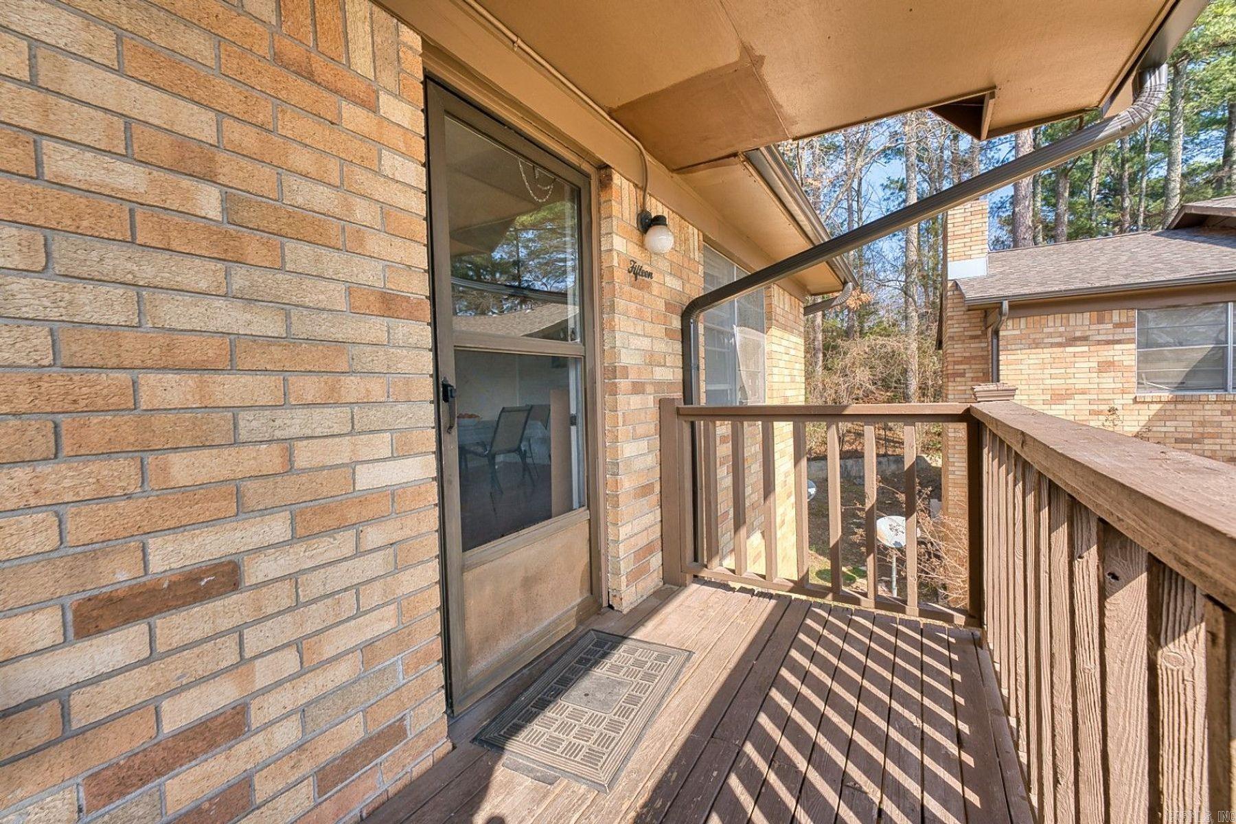 125 Carl Drive, Unit 15 Property Photo 3