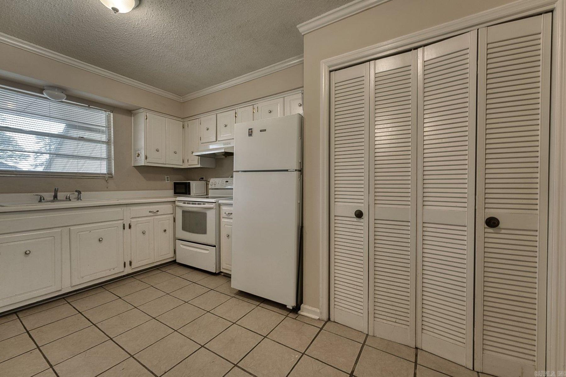 125 Carl Drive, Unit 15 Property Photo 10