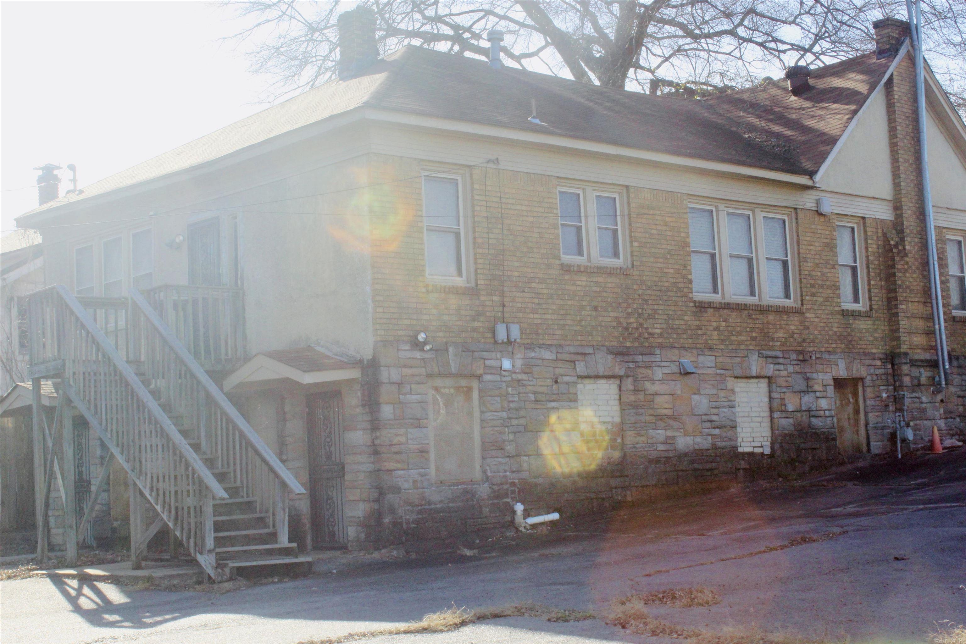 1710 Main Street Property Photo 6