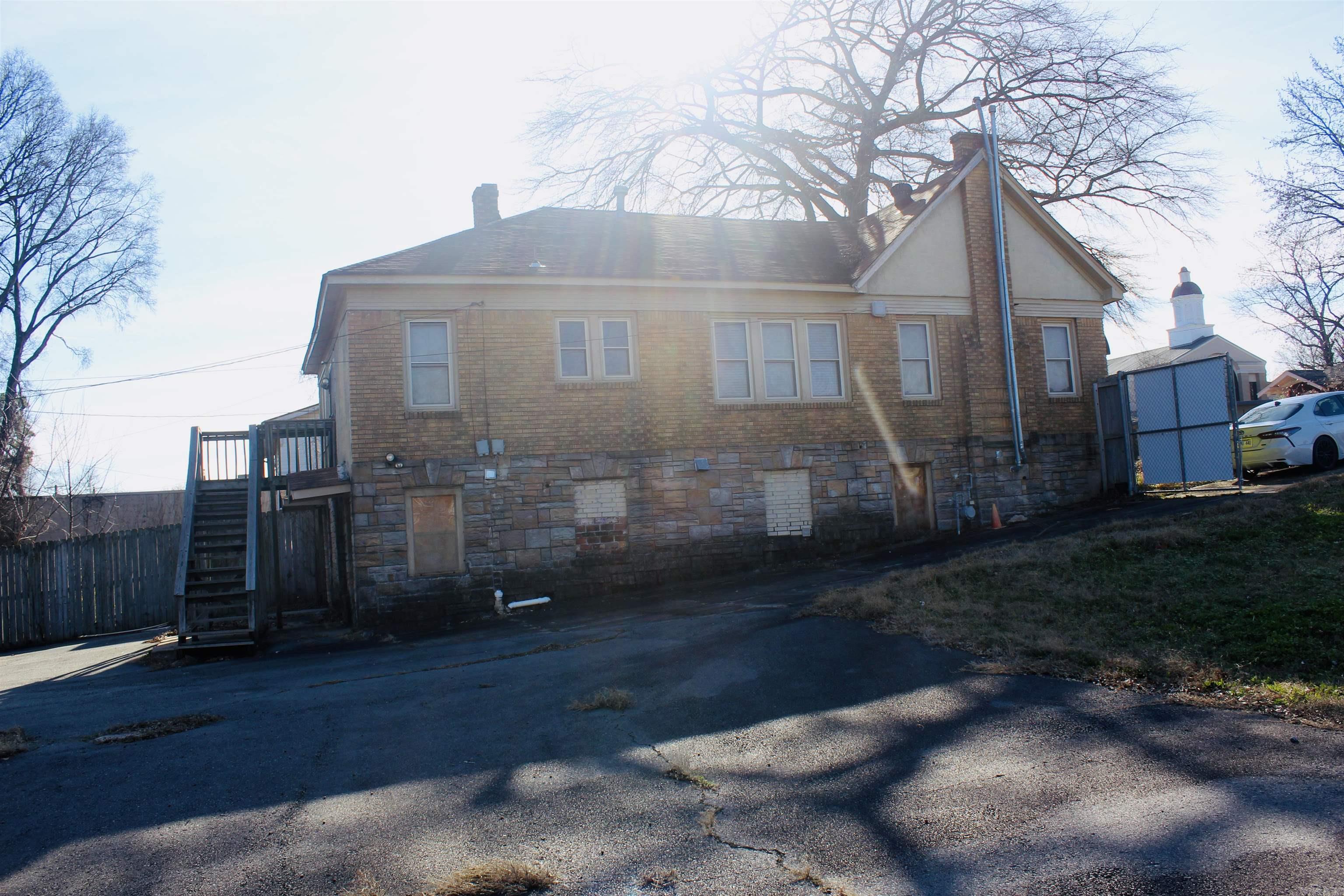 1710 Main Street Property Photo 8