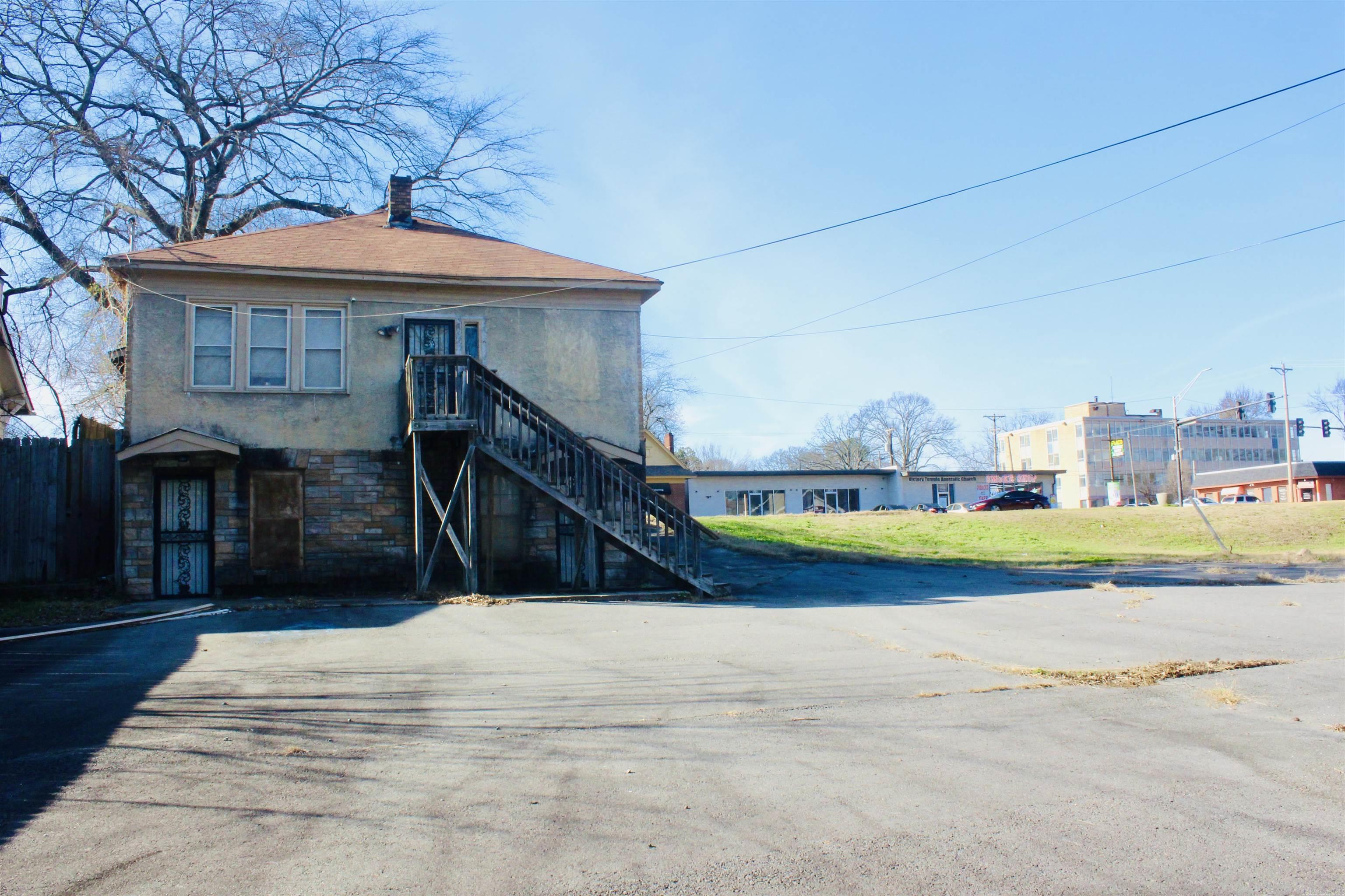 1710 Main Street Property Photo 12