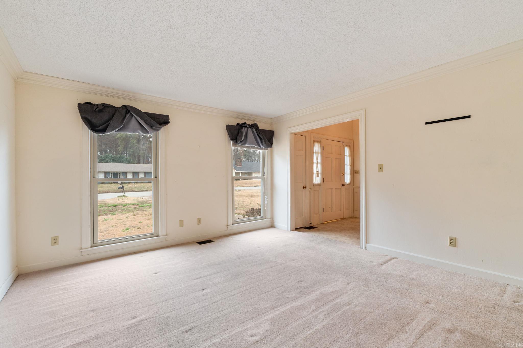 2105 Monticello Court Property Photo 8