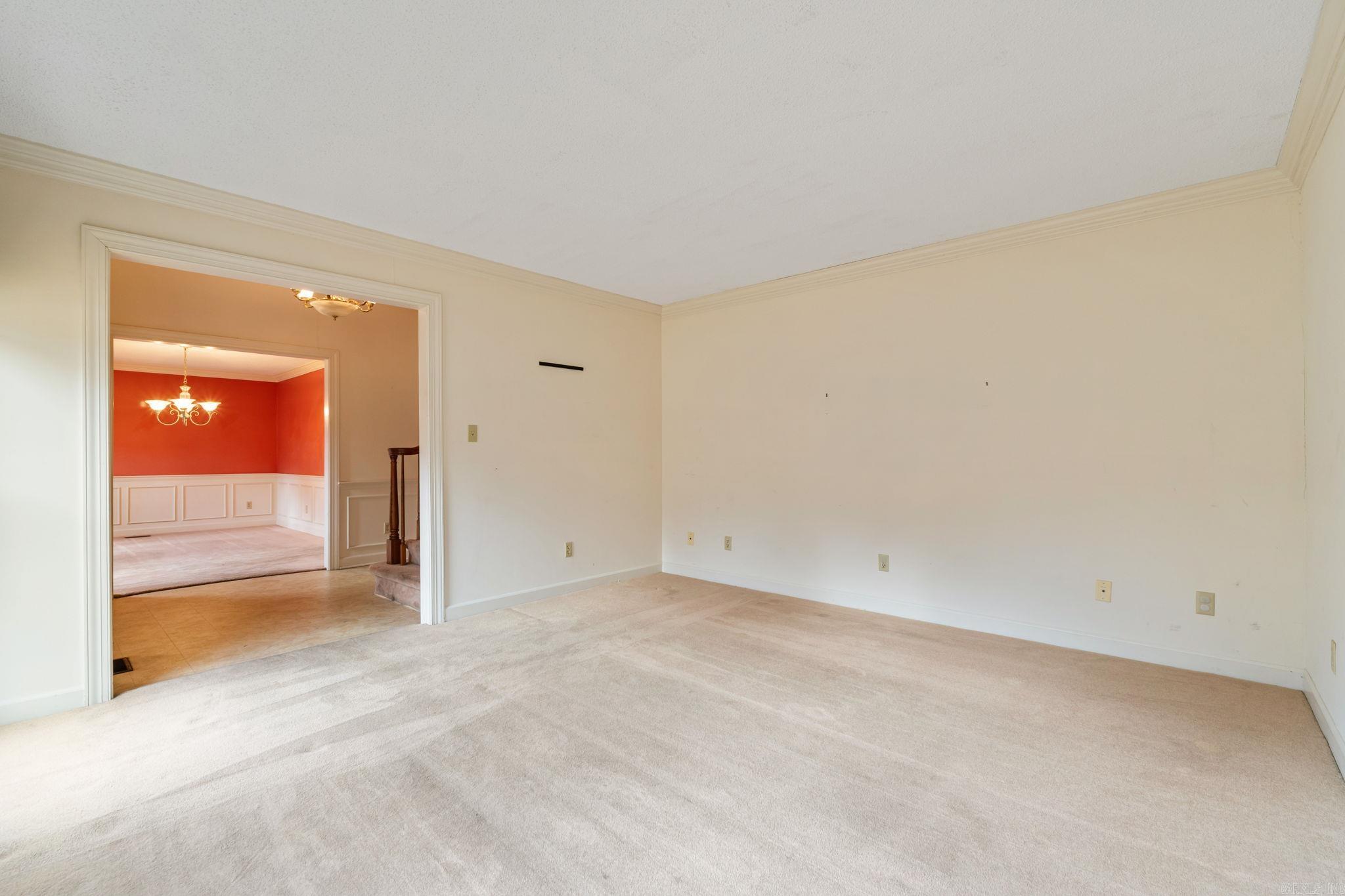 2105 Monticello Court Property Photo 9