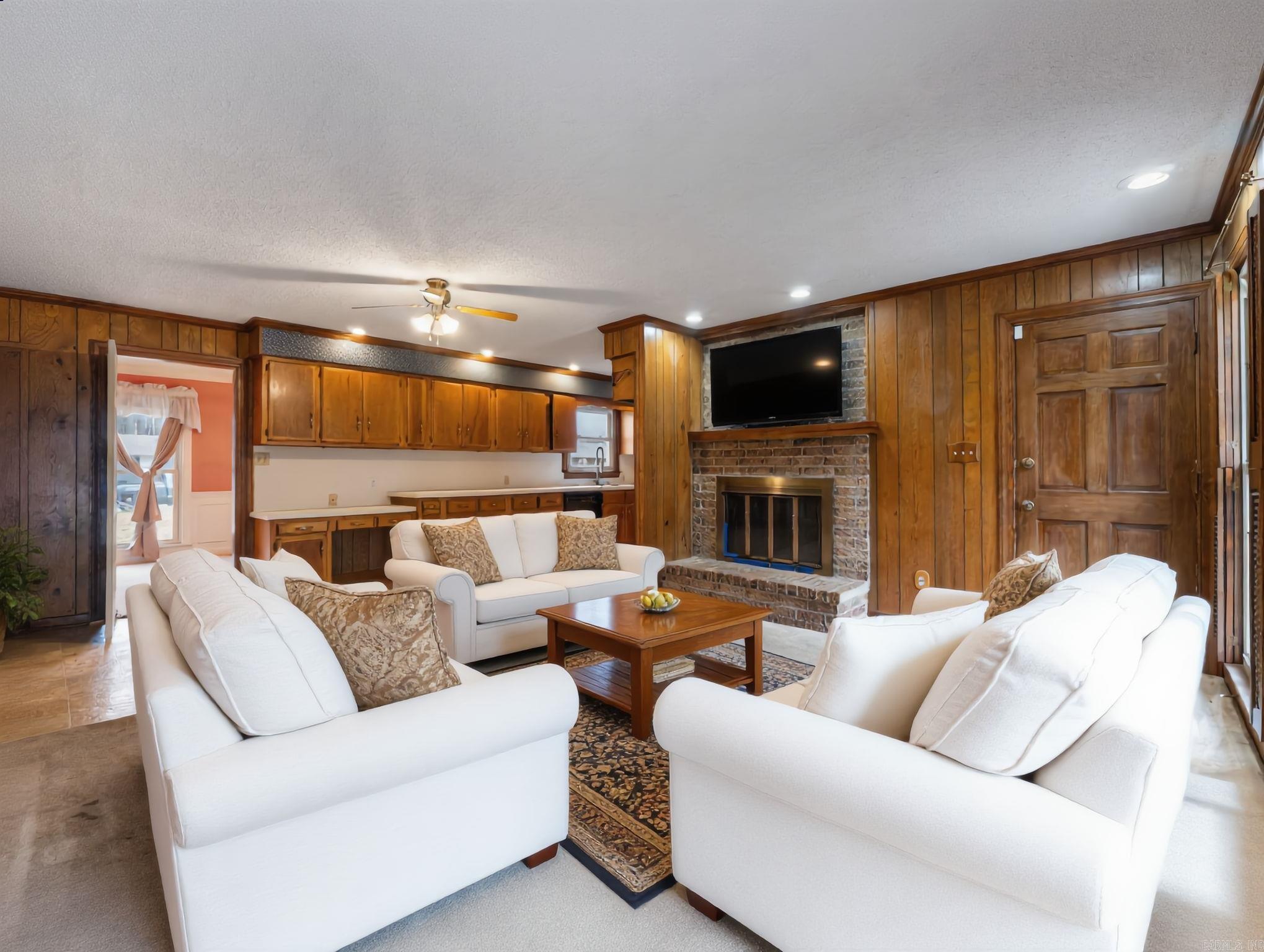 2105 Monticello Court Property Photo 12