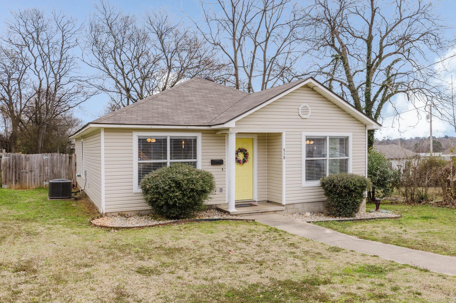 518 S Main Property Photo 2