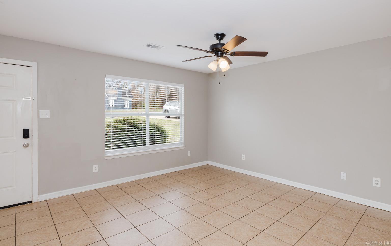 518 S Main Property Photo 6