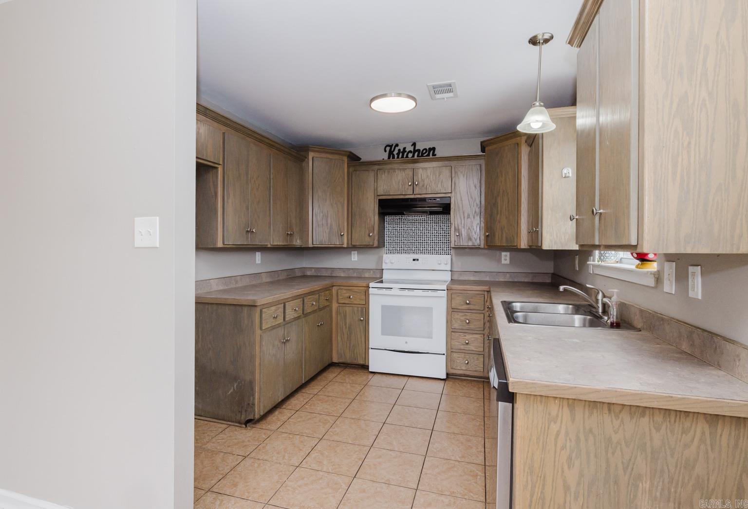 518 S Main Property Photo 12