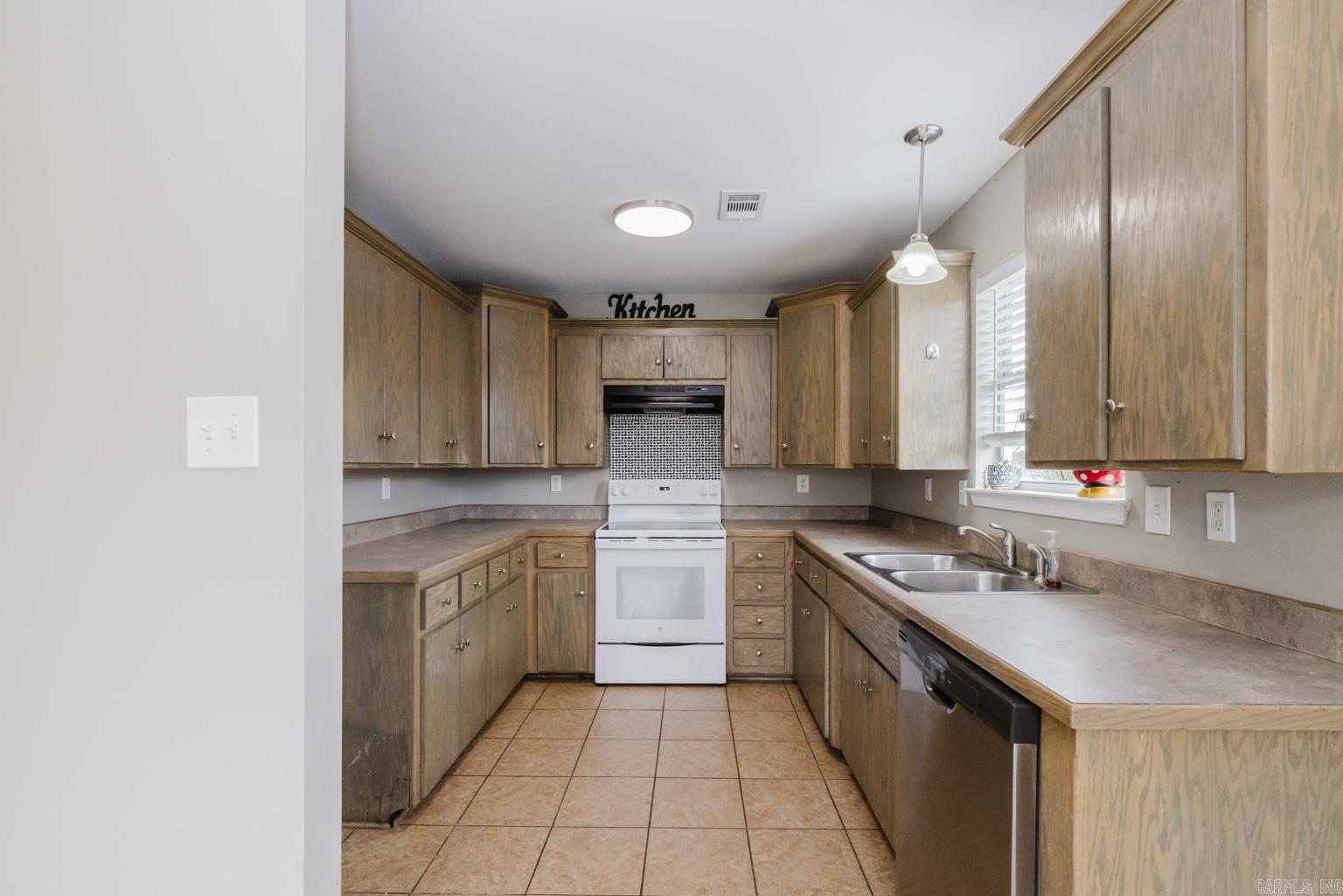 518 S Main Property Photo 13