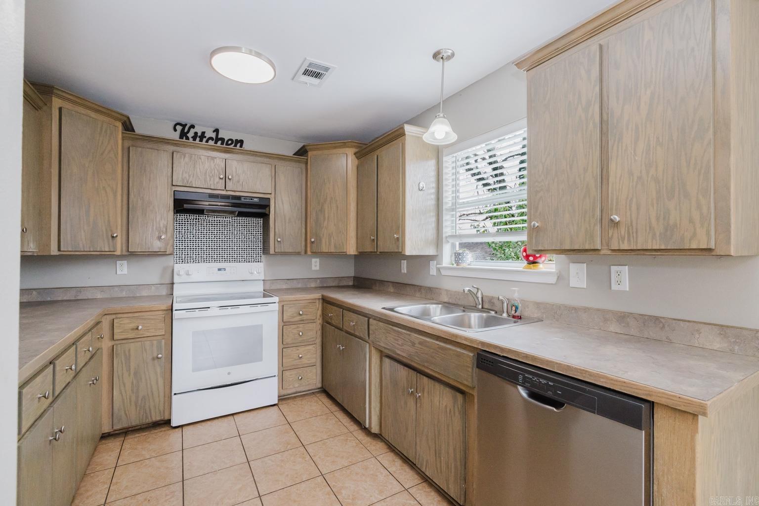518 S Main Property Photo 14