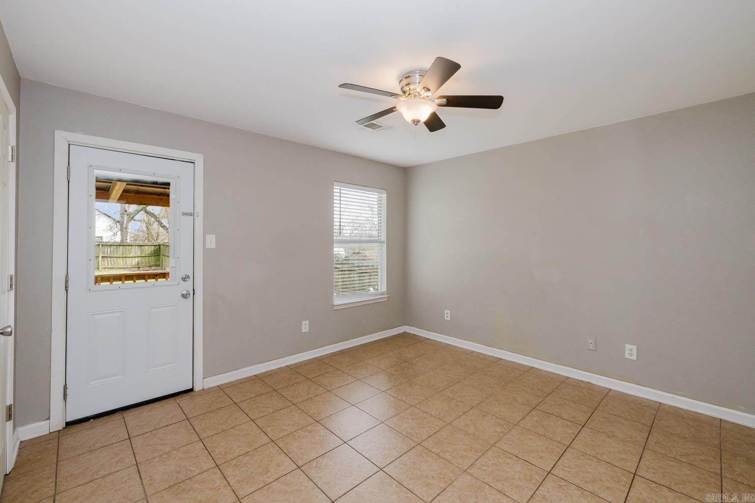 518 S Main Property Photo 17