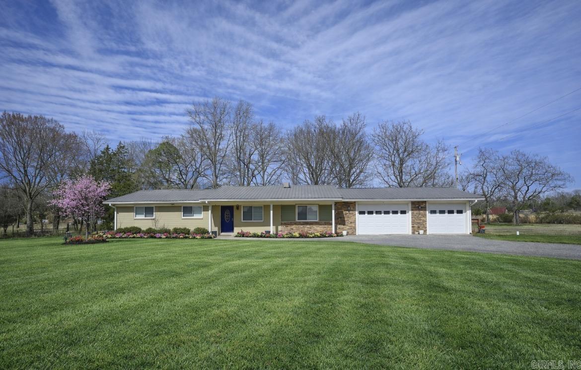 3651 Highway 8 E Property Photo 1