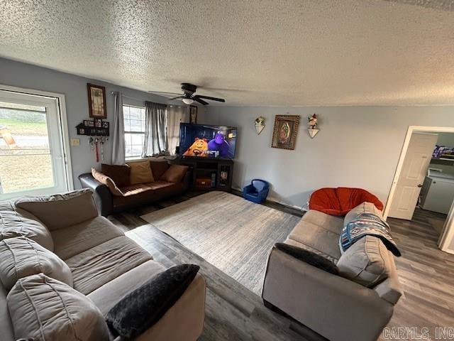613 Valley Drive Property Photo 3