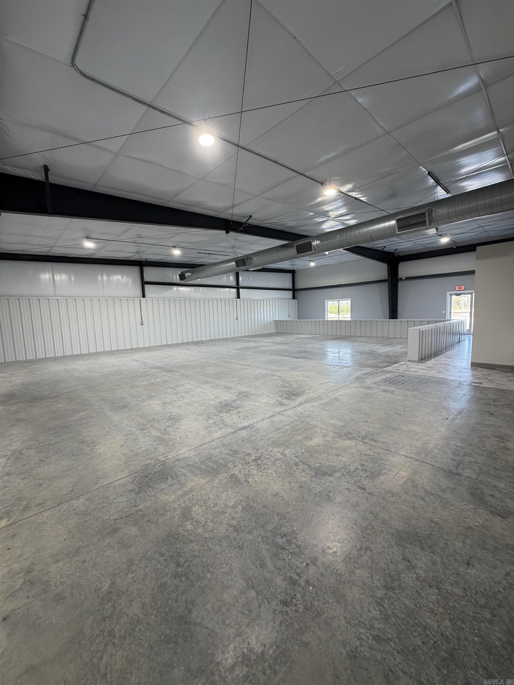 24005 Arch Street Property Photo 4