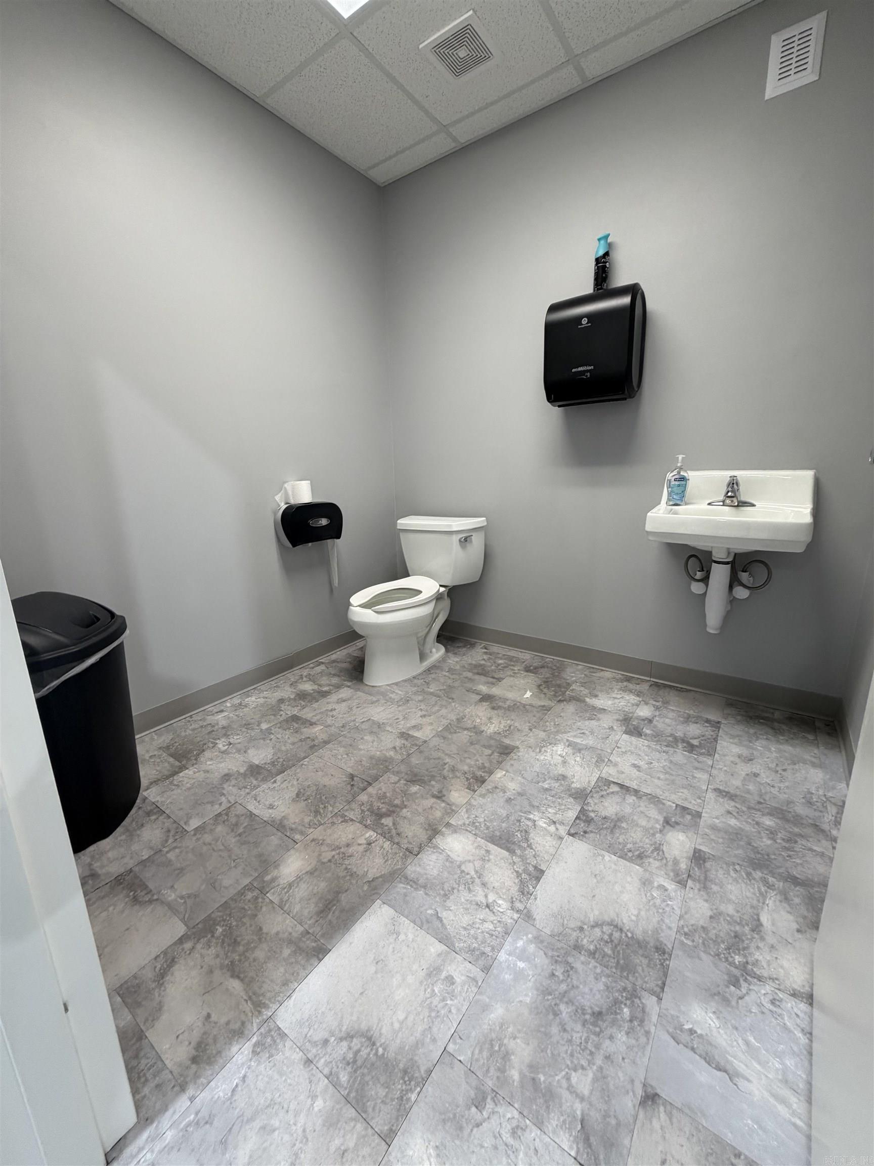 24005 Arch Street Property Photo 10