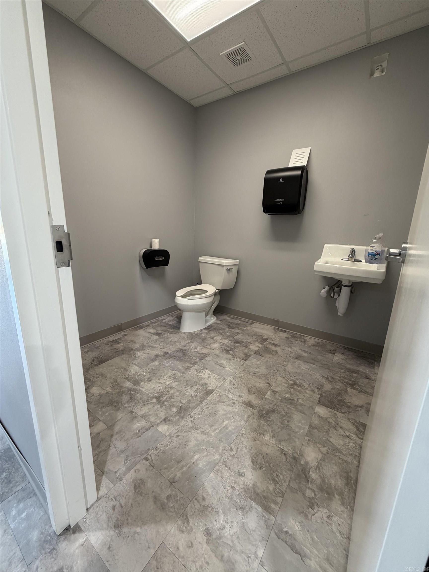 24005 Arch Street Property Photo 12