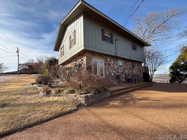 825 Dennison Heights Property Photo 3