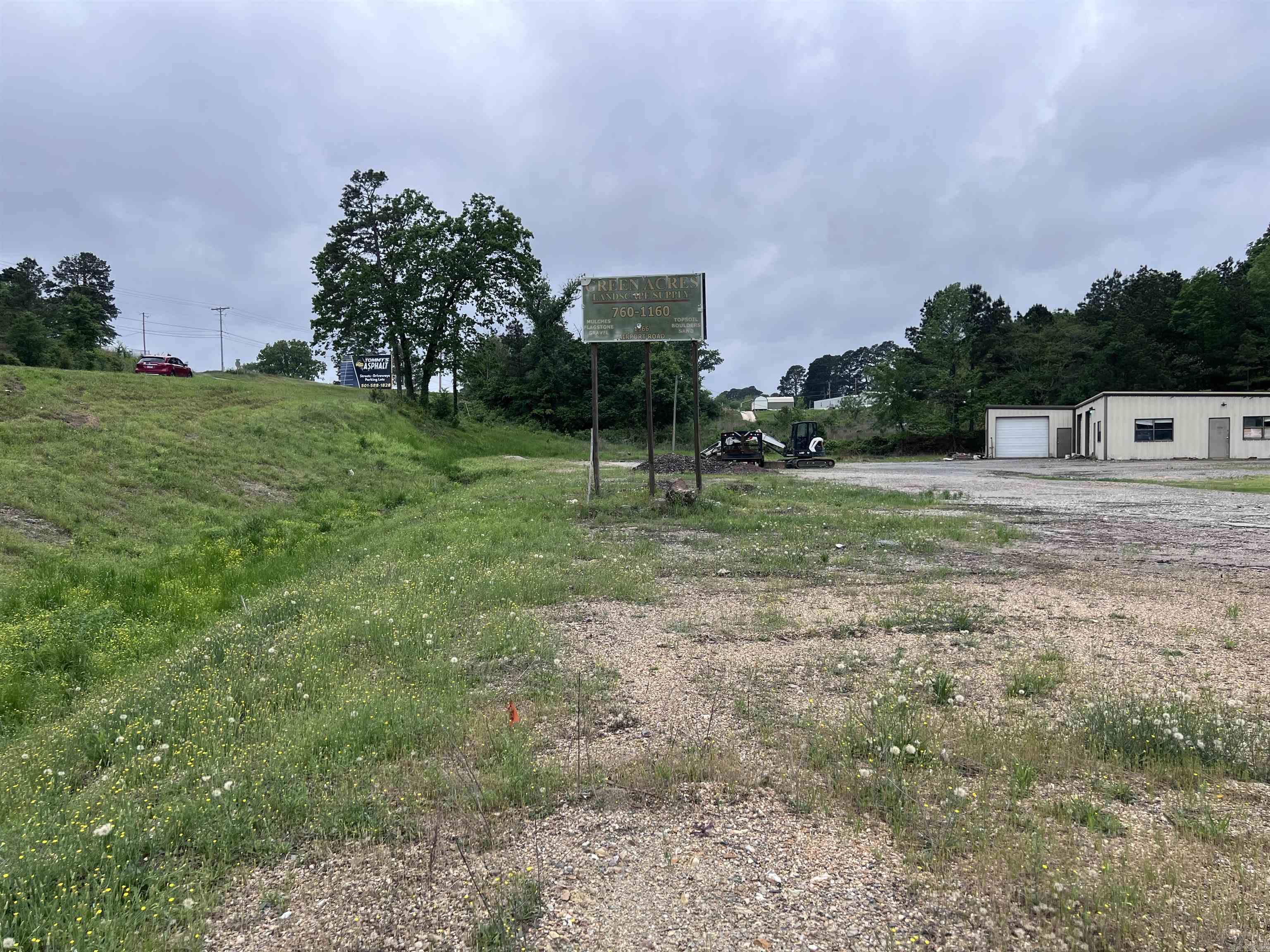 1966 Airport Rd Property Photo 2