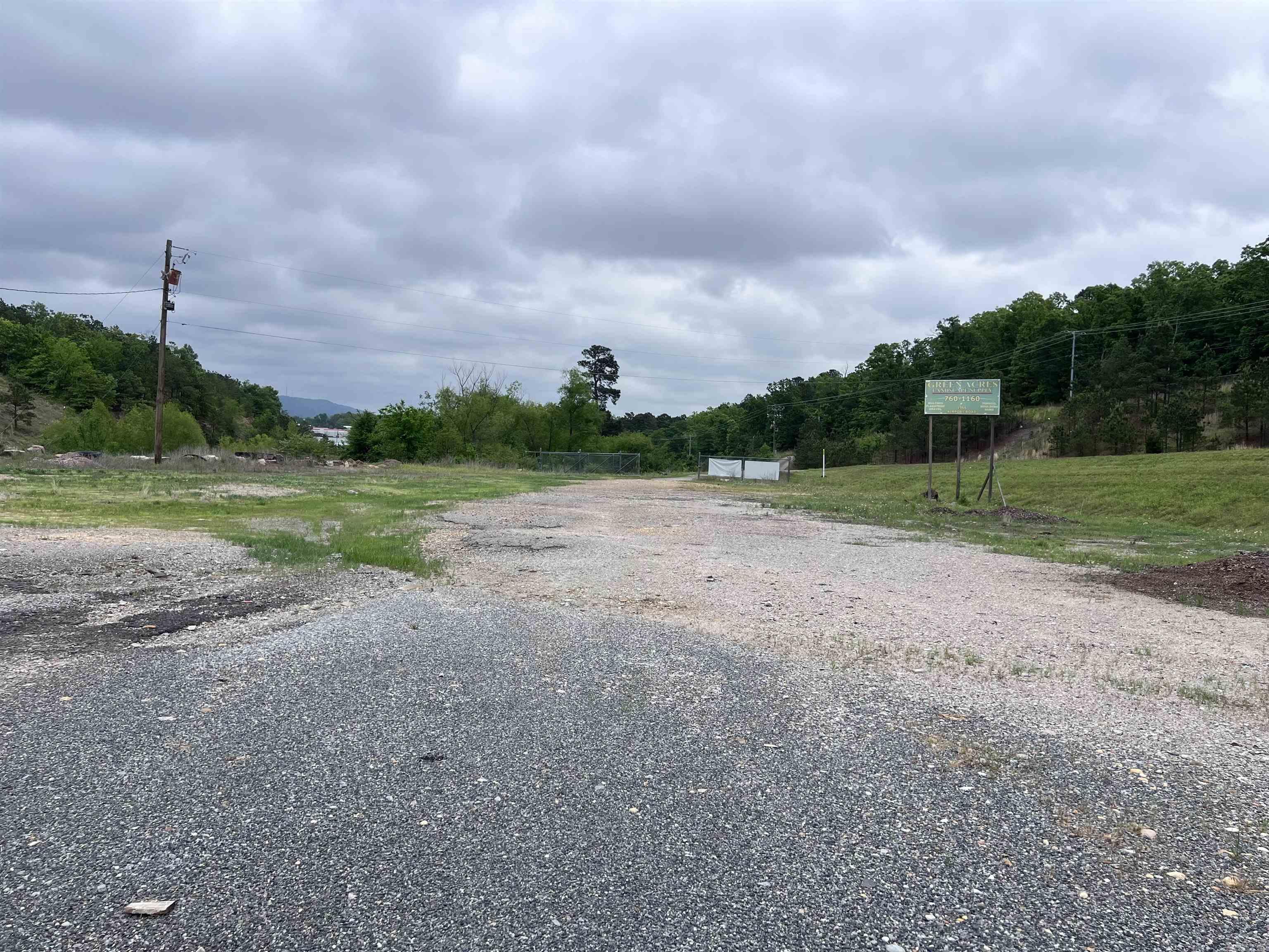 1966 Airport Rd Property Photo 6
