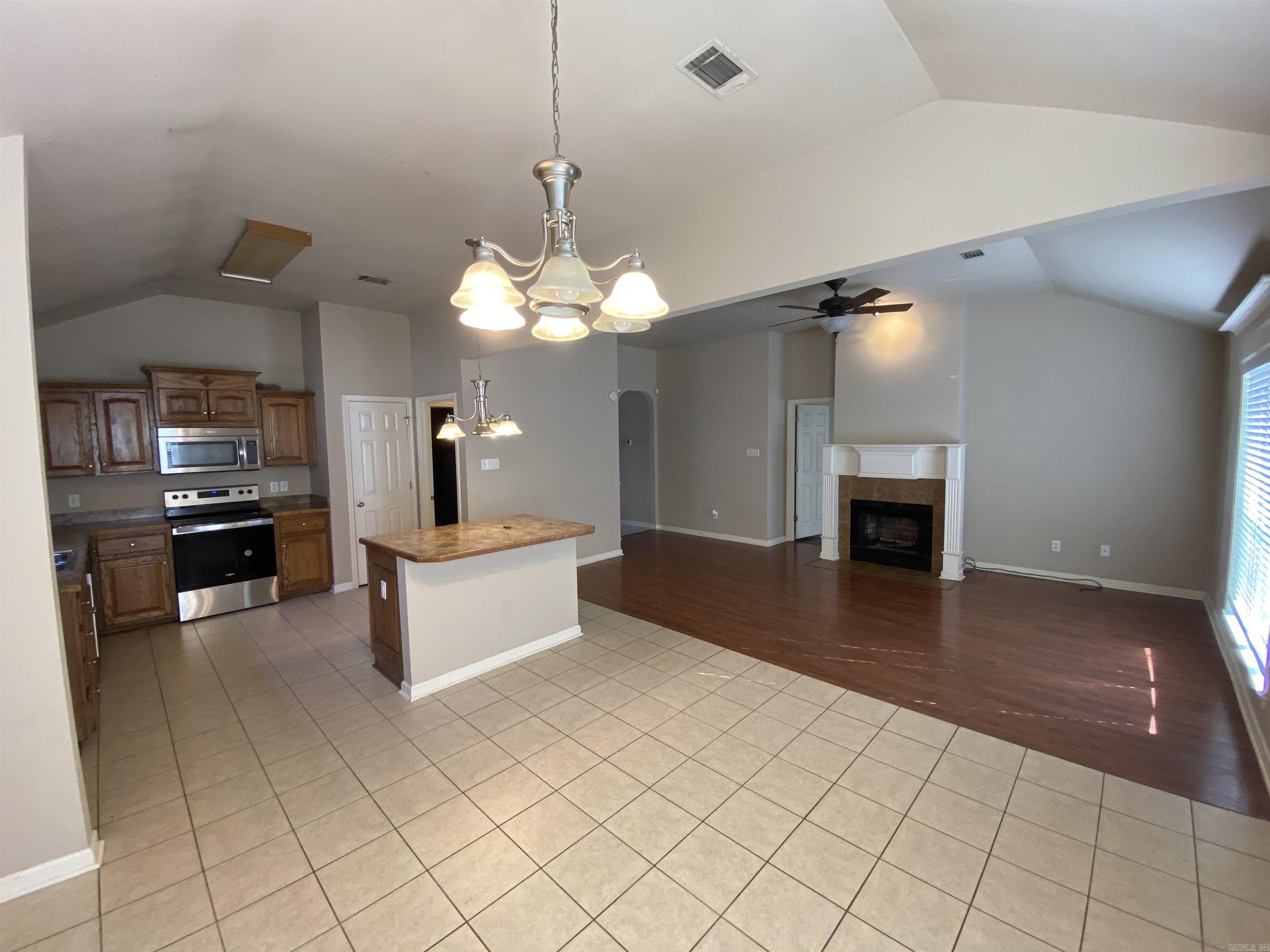 1906 Leander Drive Property Photo 3