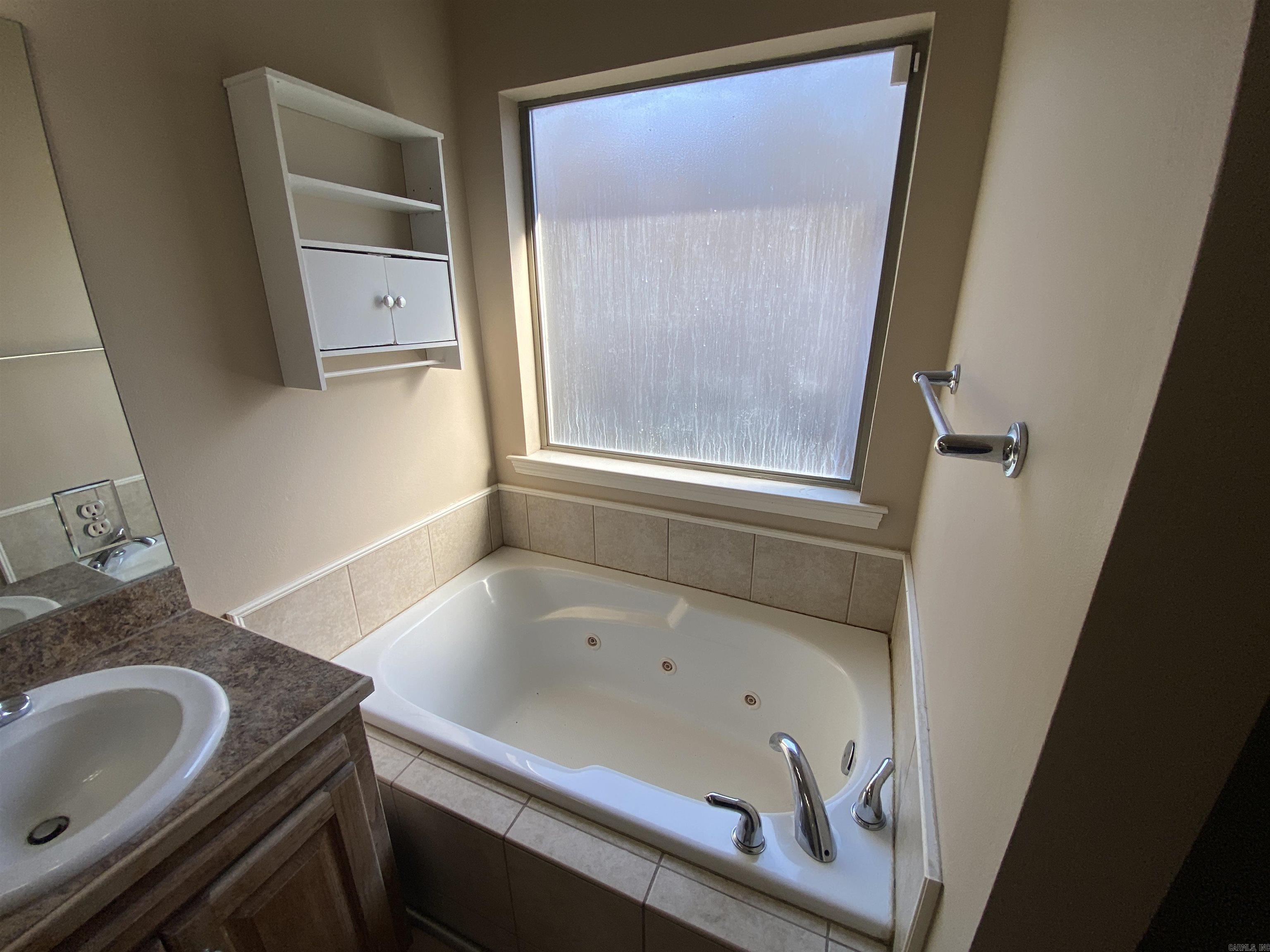 1906 Leander Drive Property Photo 10