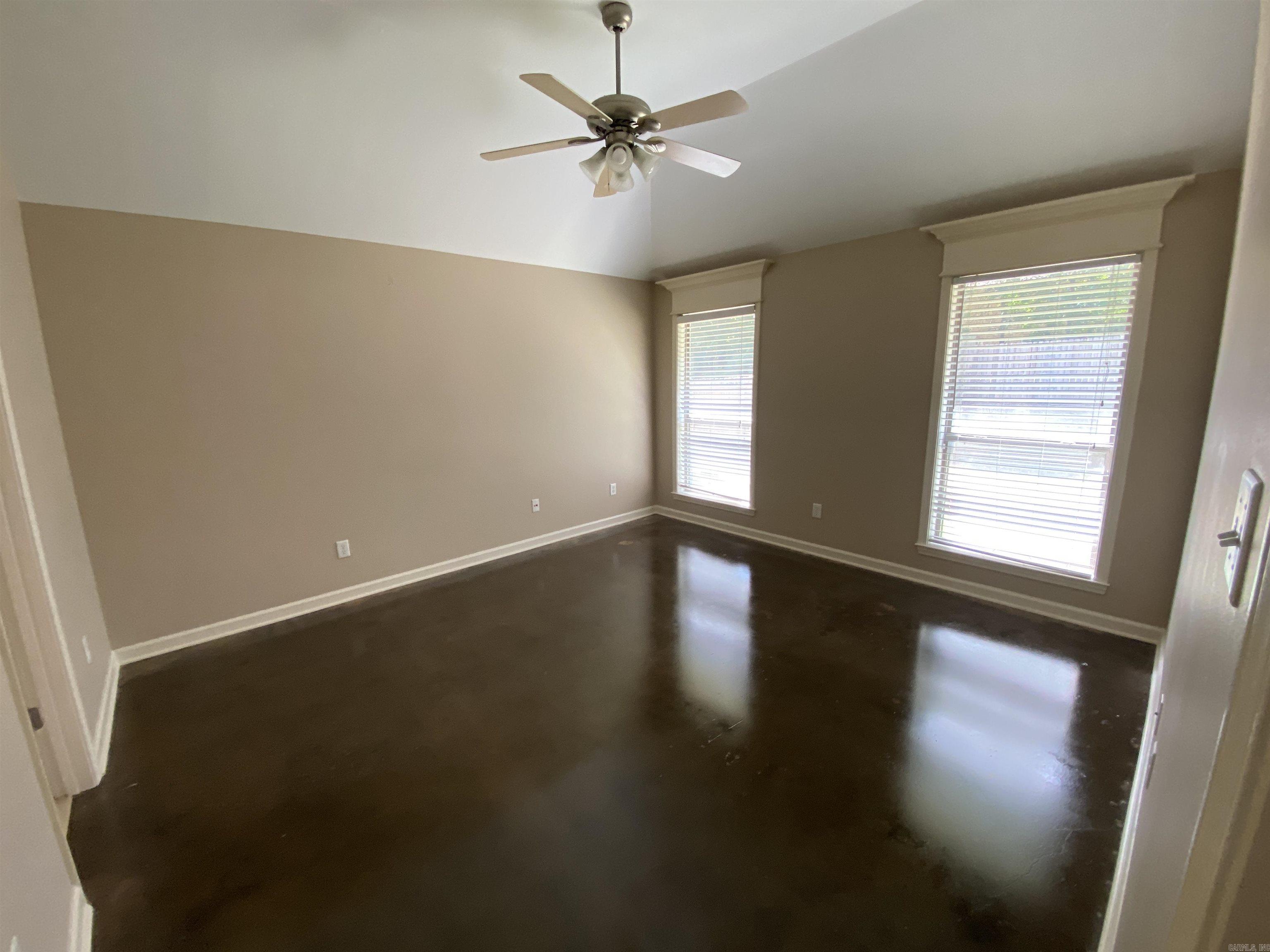 1906 Leander Drive Property Photo 16