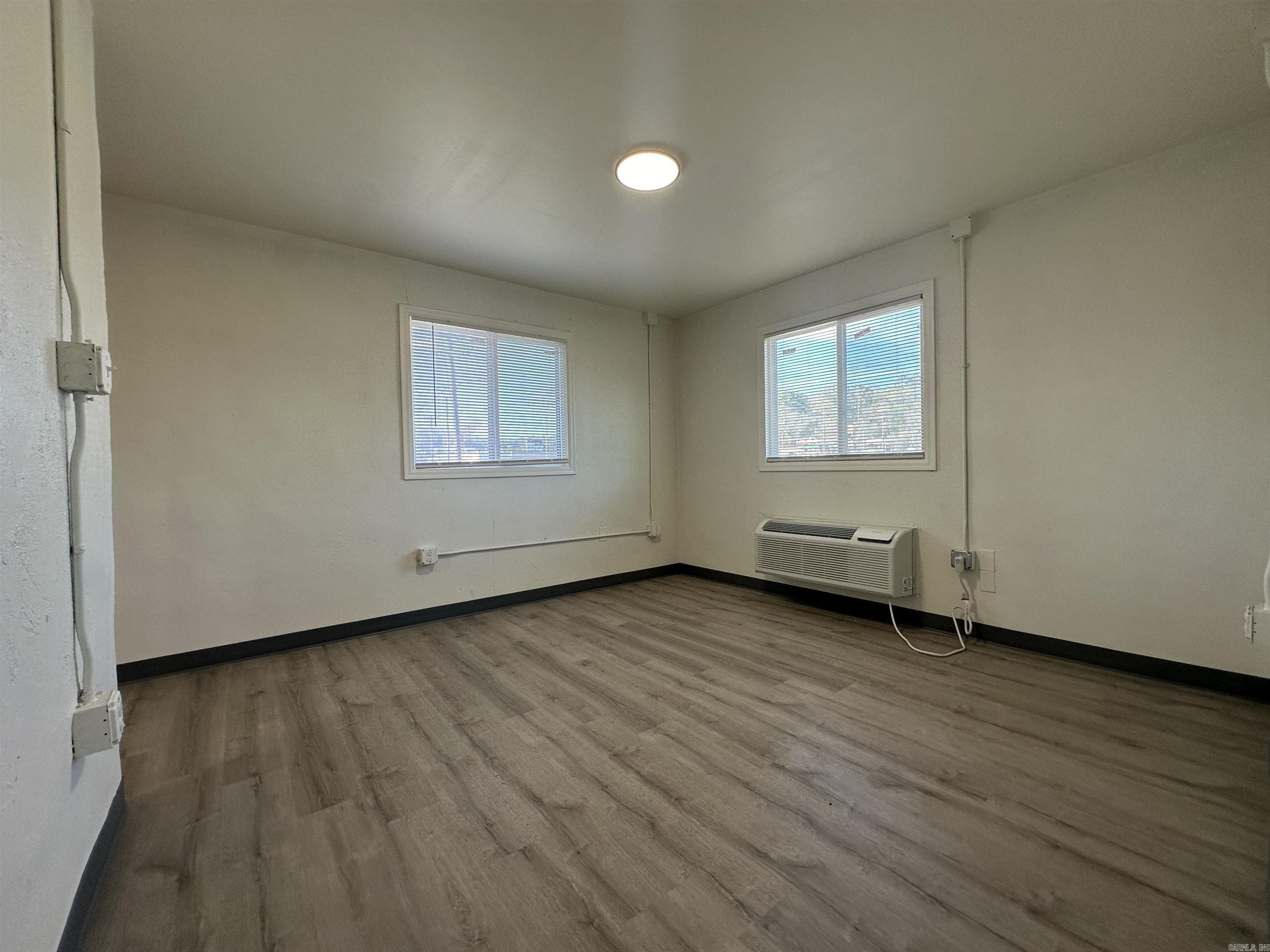 904 W 25th Street Property Photo 2