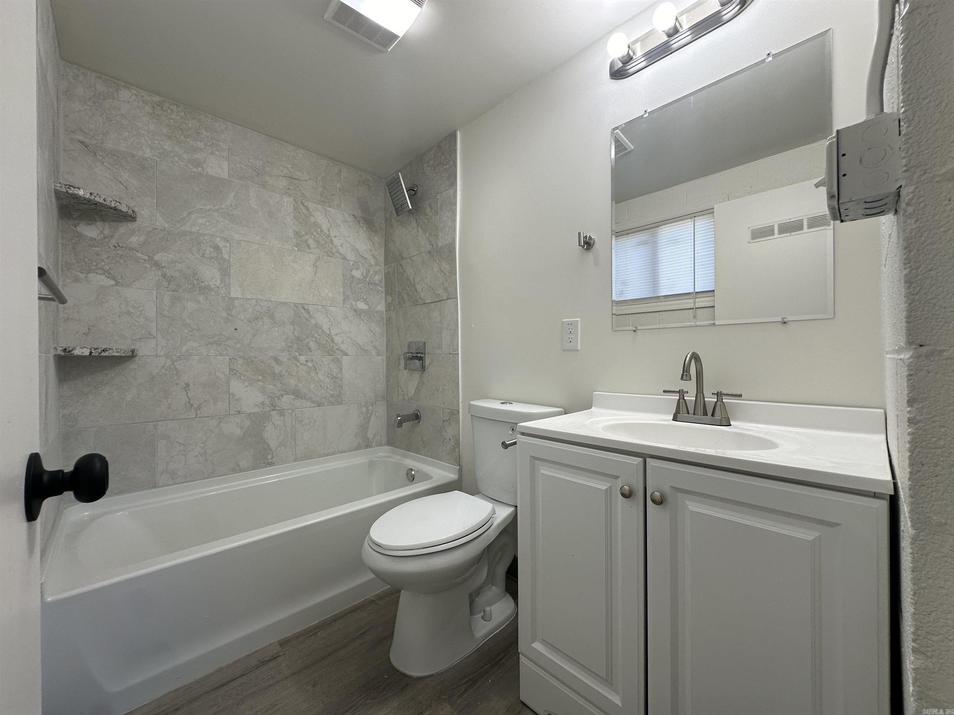 904 W 25th Street Property Photo 7