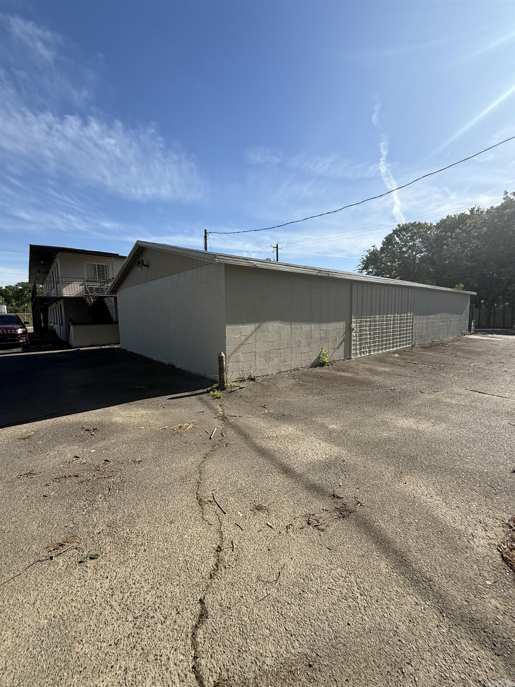 904 W 25th Street Property Photo 10