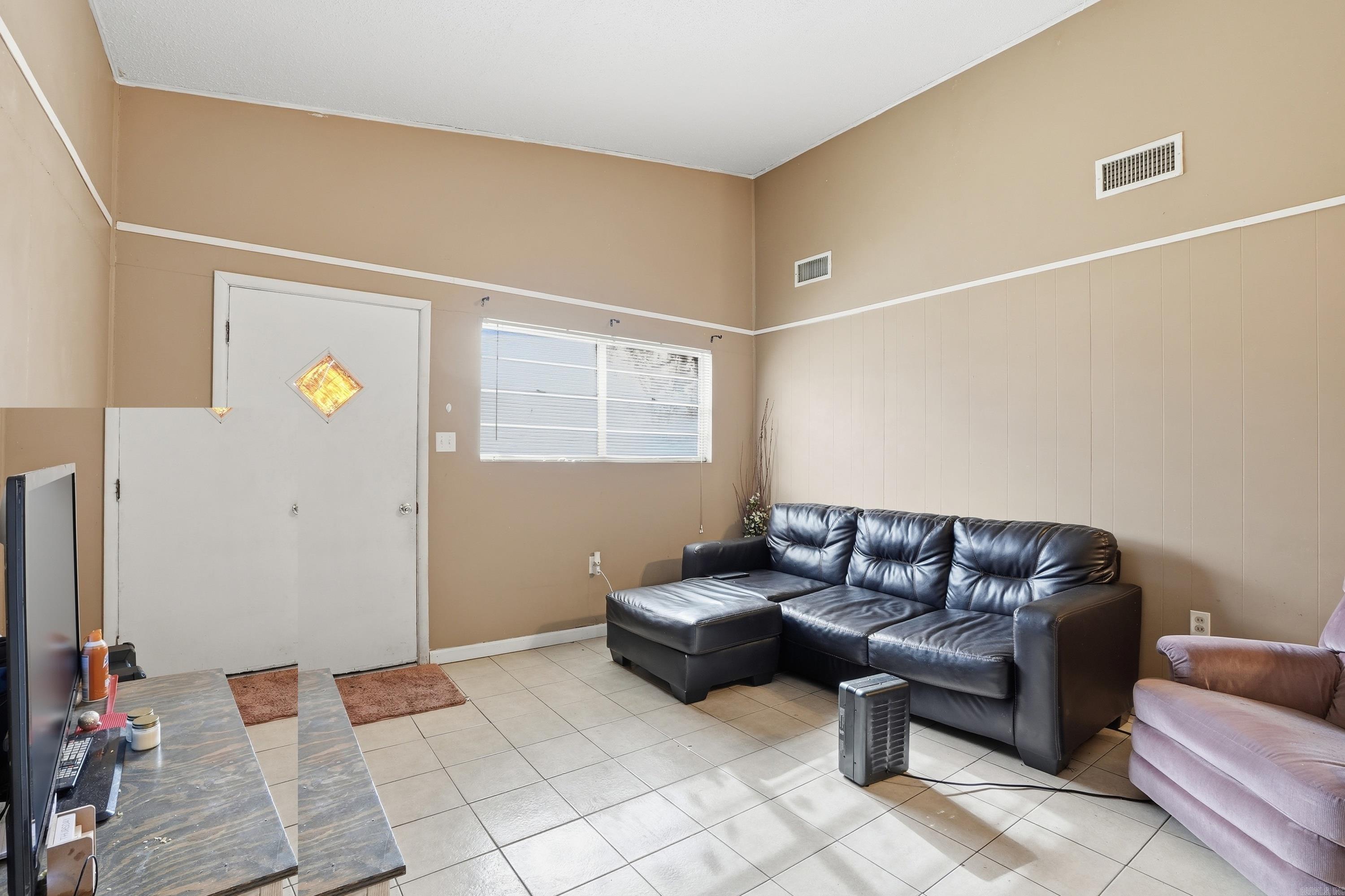 6920 Holtdale Lane Property Photo 3