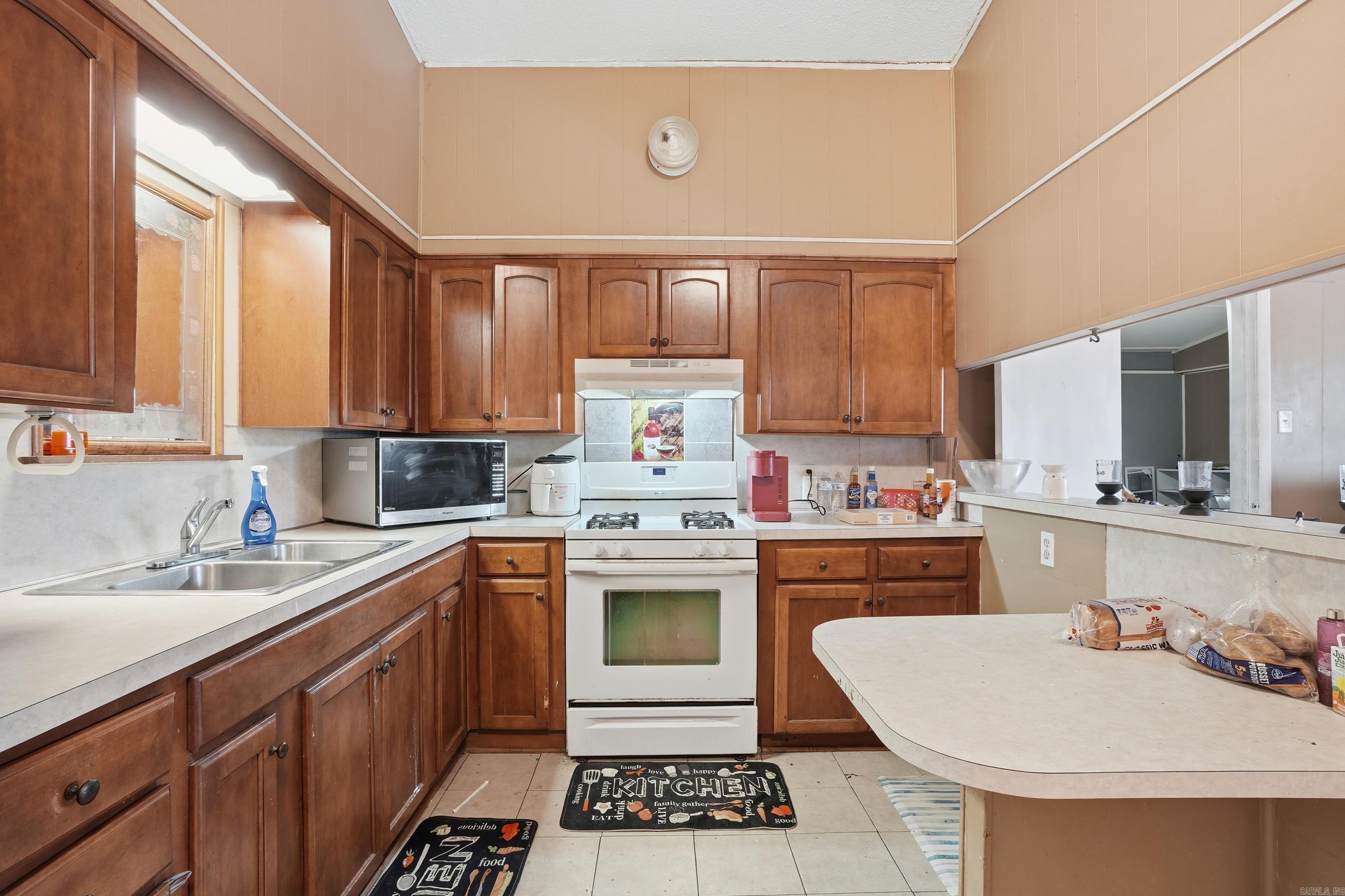 6920 Holtdale Lane Property Photo 8