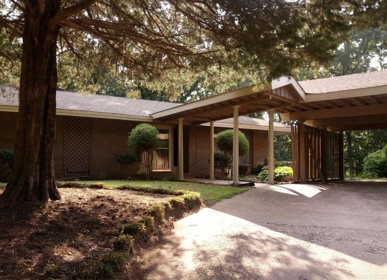 320 Mccollum Drive Property Photo 1