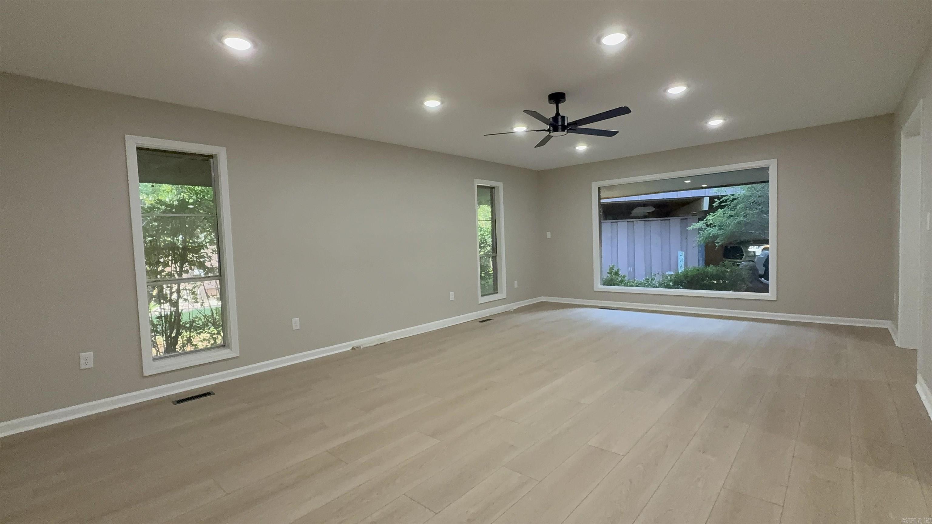 320 Mccollum Drive Property Photo 6