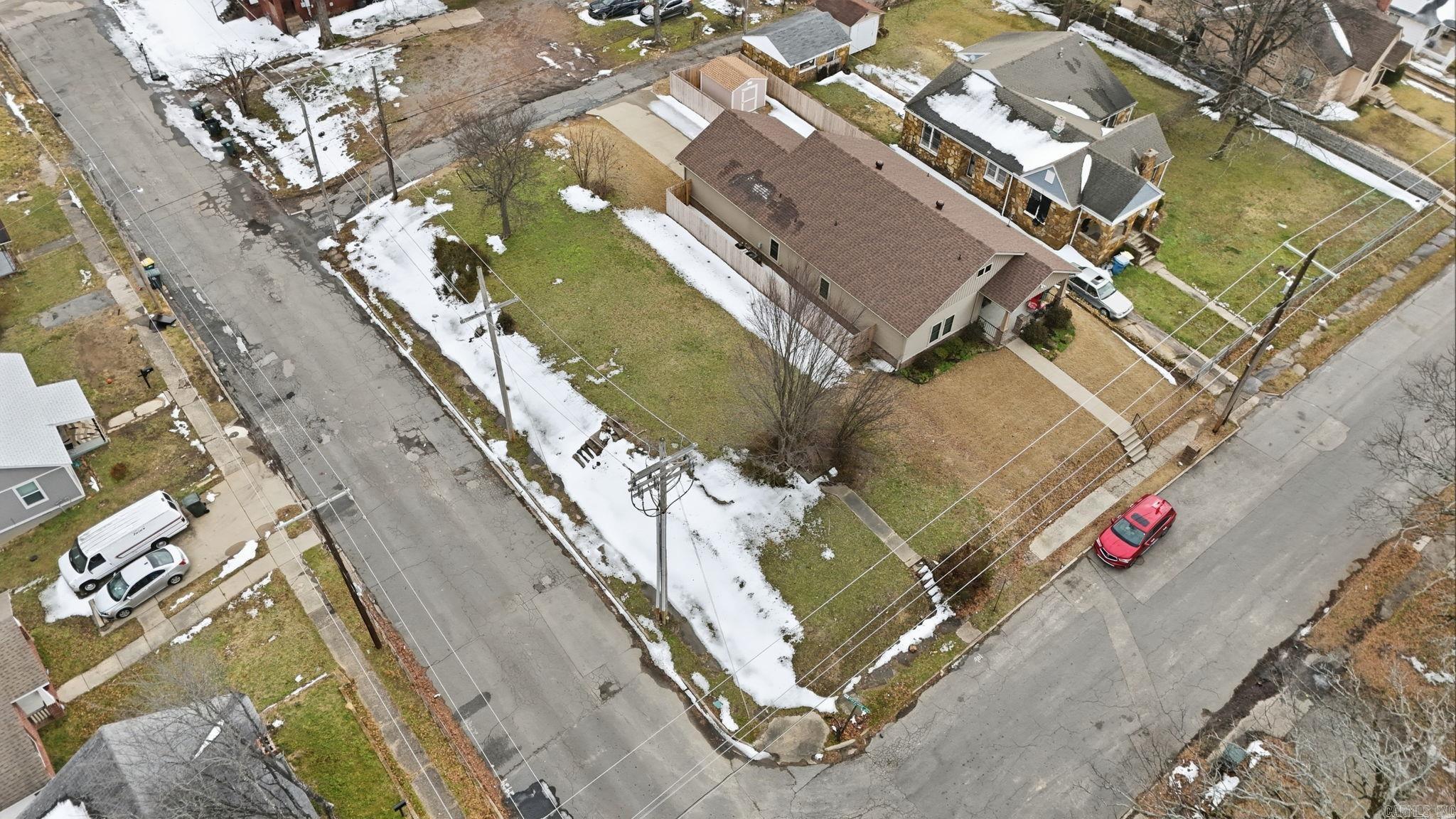 901 S Booker Street Property Photo 2