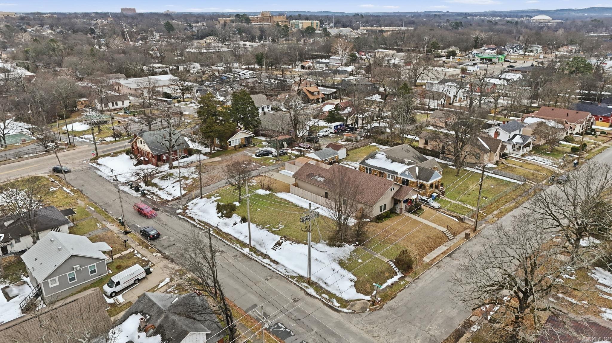 901 S Booker Street Property Photo 4