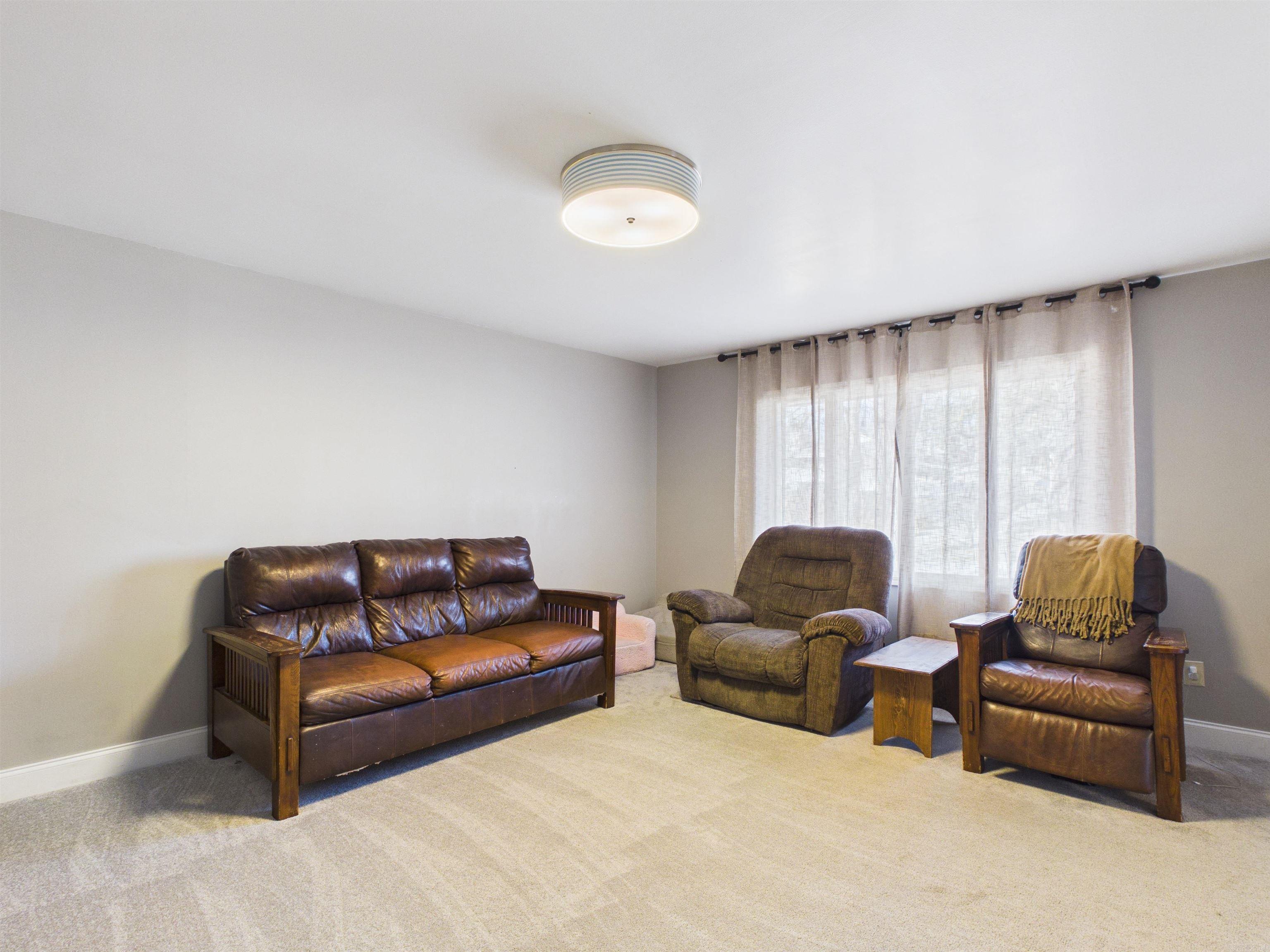 1006 W Sherman Avenue Property Photo 15