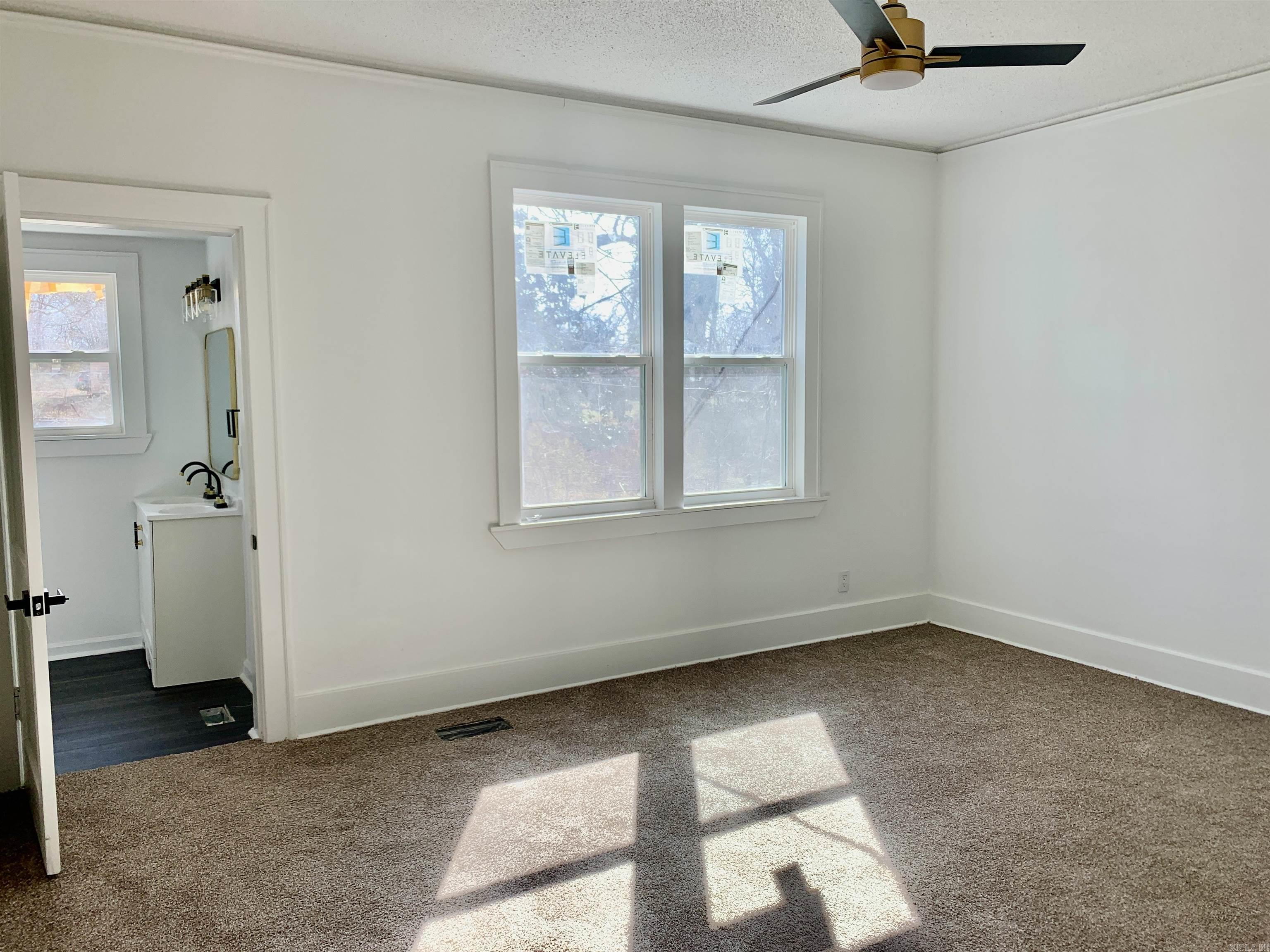 2411 W 16th Street Property Photo 28