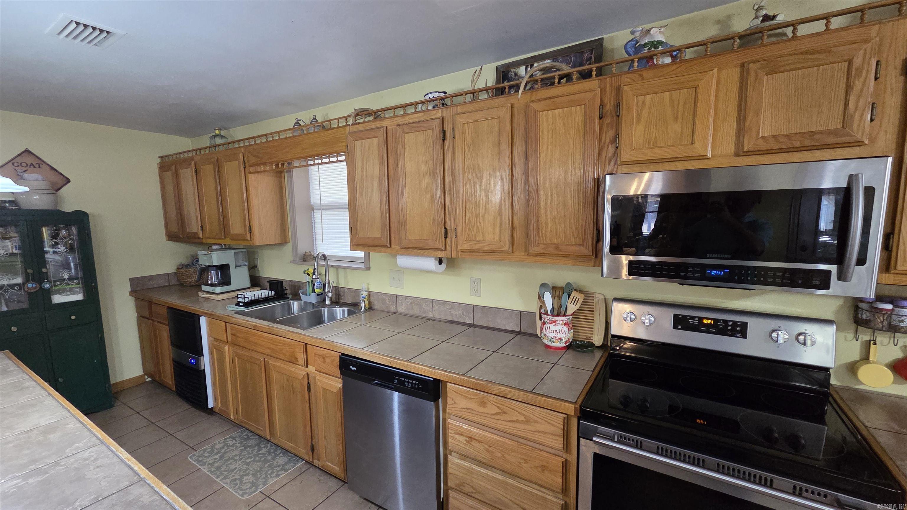 655 Charton Road Property Photo 9