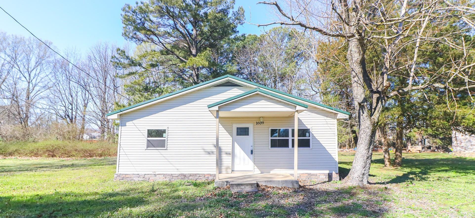 1609 Granger Property Photo 1