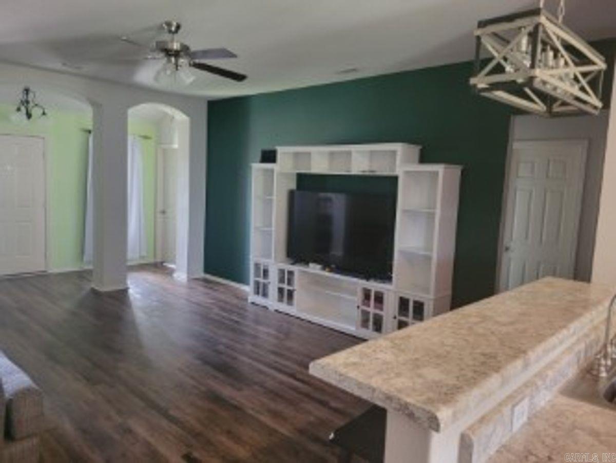 5512 Bundy Drive Property Photo 2