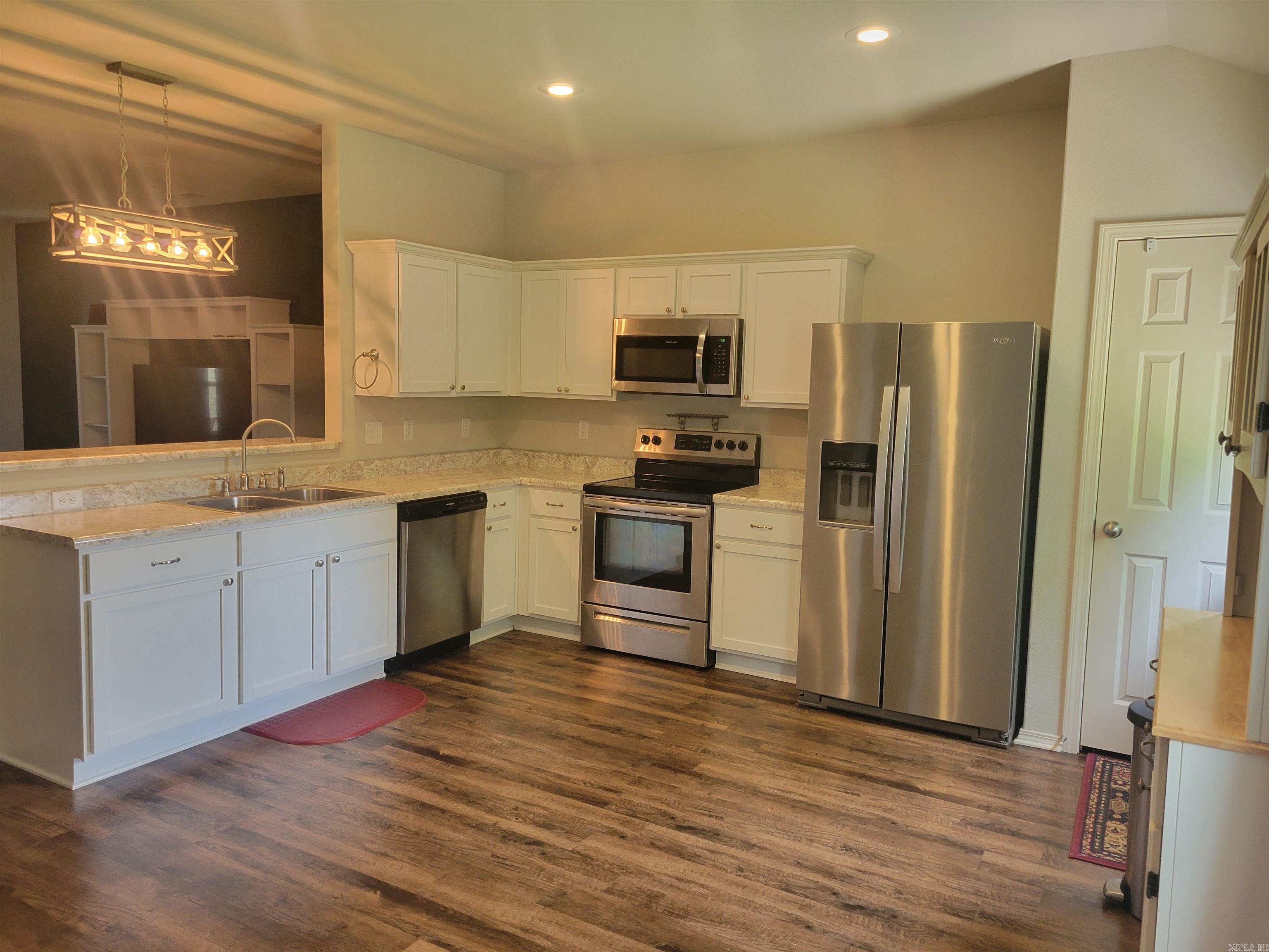 5512 Bundy Drive Property Photo 4