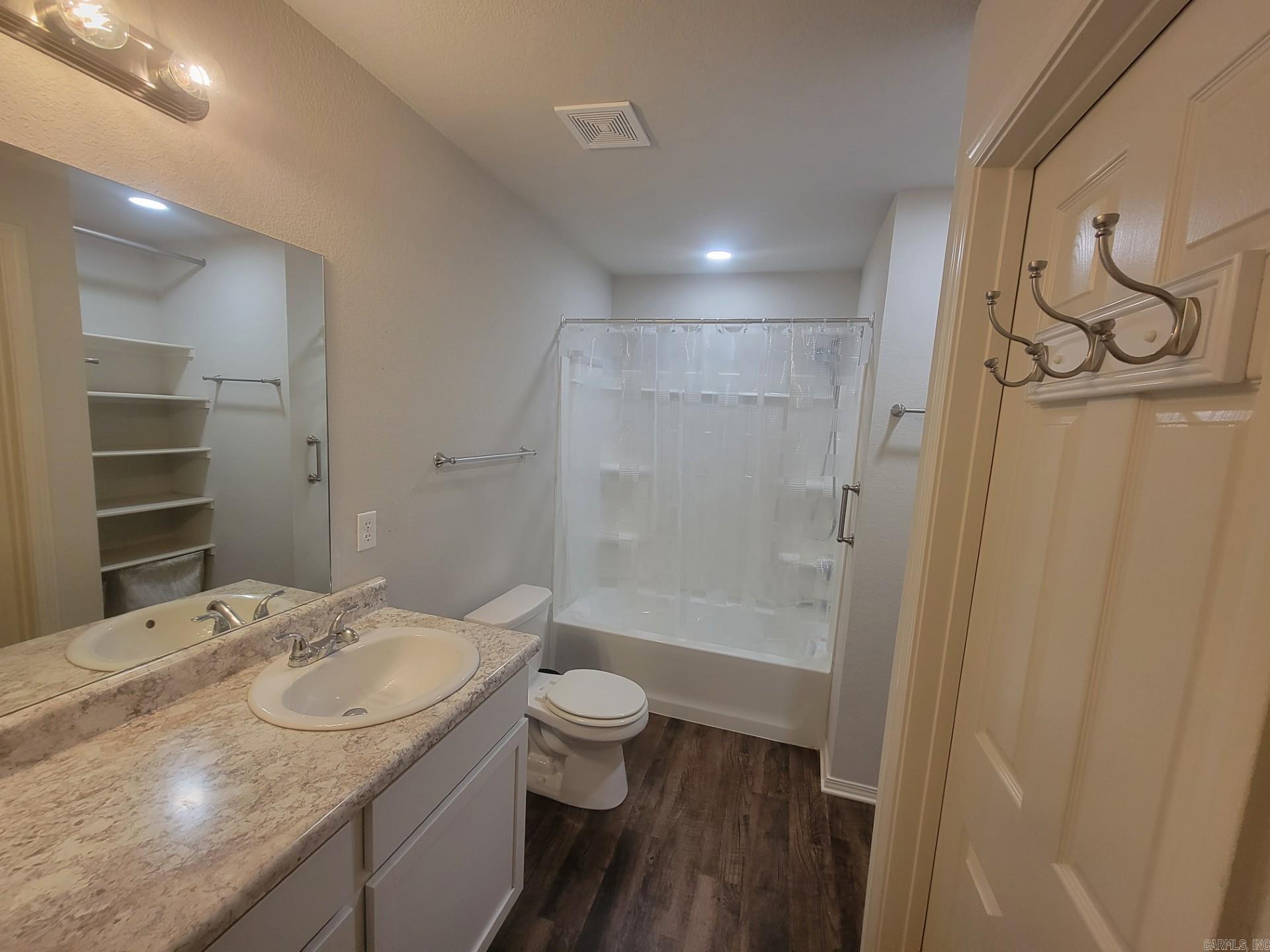 5512 Bundy Drive Property Photo 10