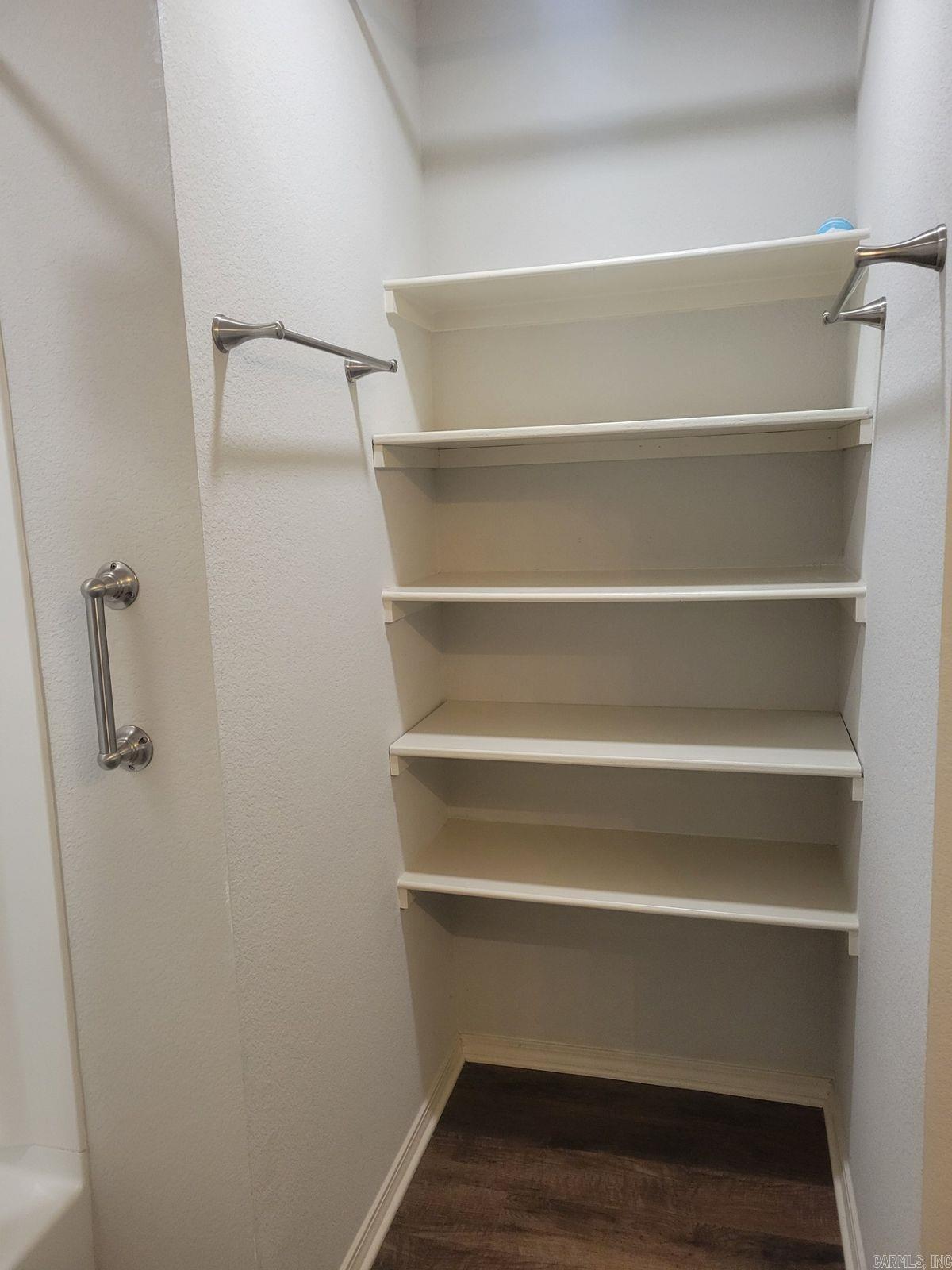 5512 Bundy Drive Property Photo 16