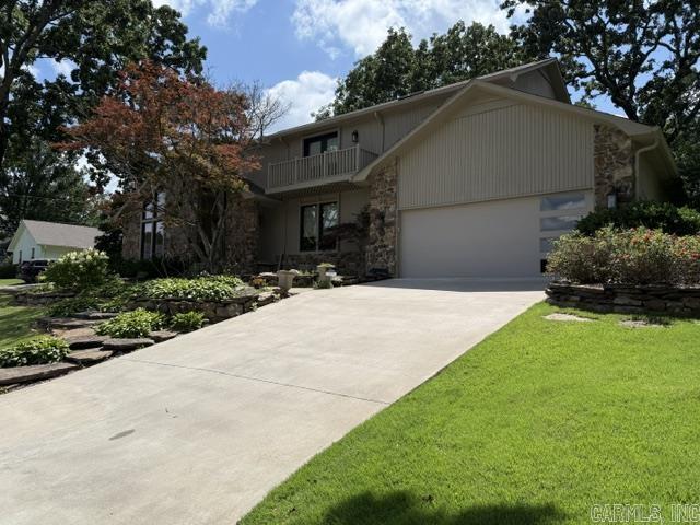 714 Loyola Drive Property Photo 2